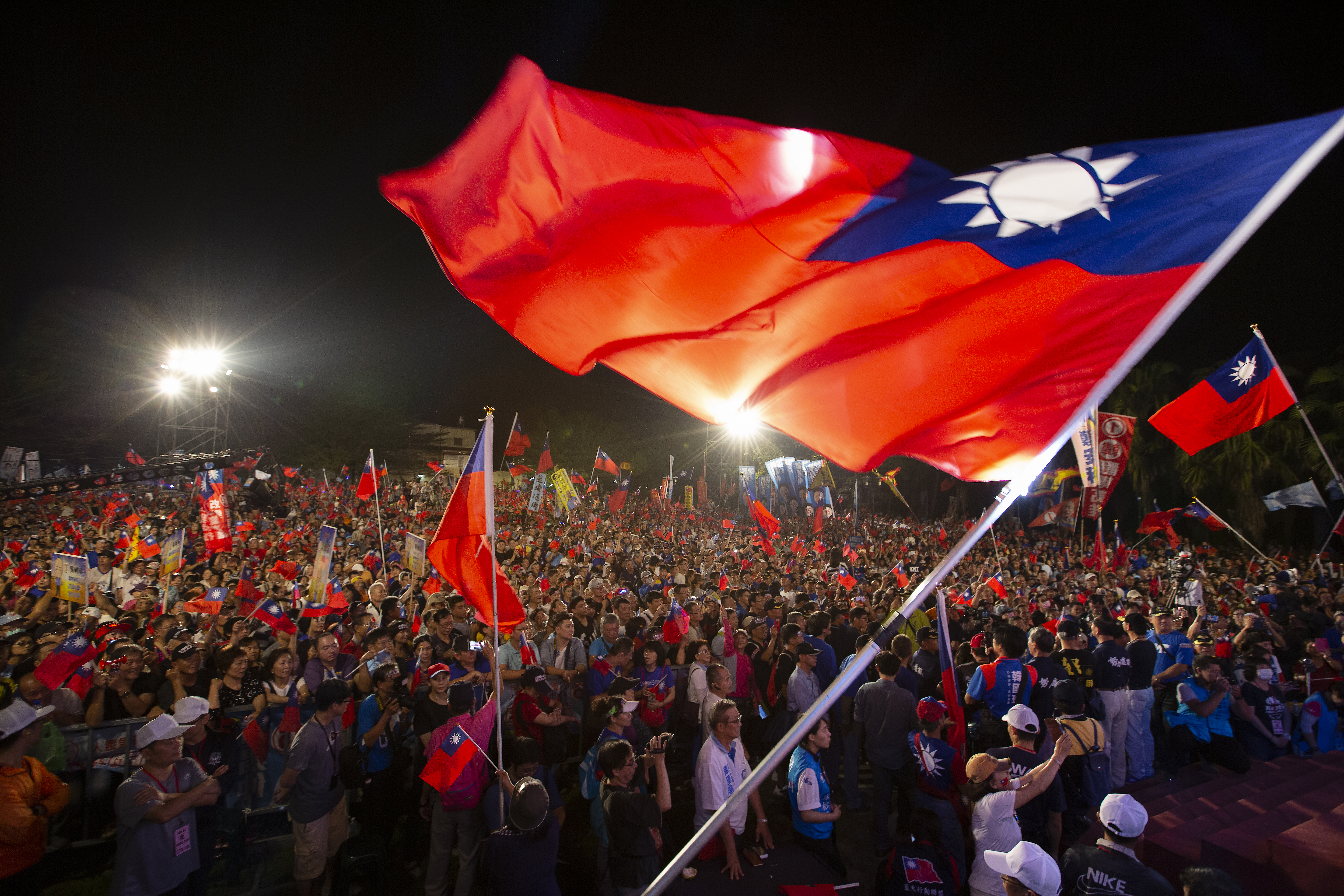 律師呂秋遠在臉書鼓勵民眾記得投票外，也列出10點注意事項供大家參考。