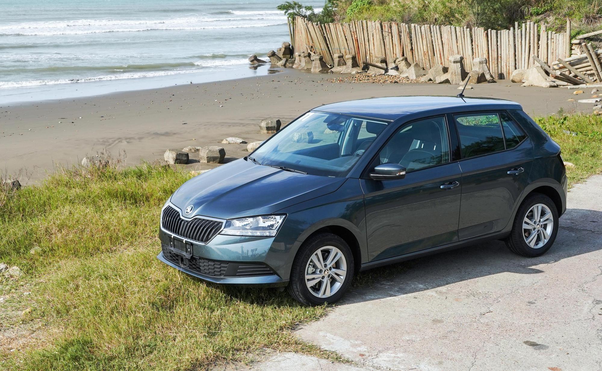 Skoda Fabia 第三代小改款，外觀同樣以水晶切割直瀑式家族語彙來設計。