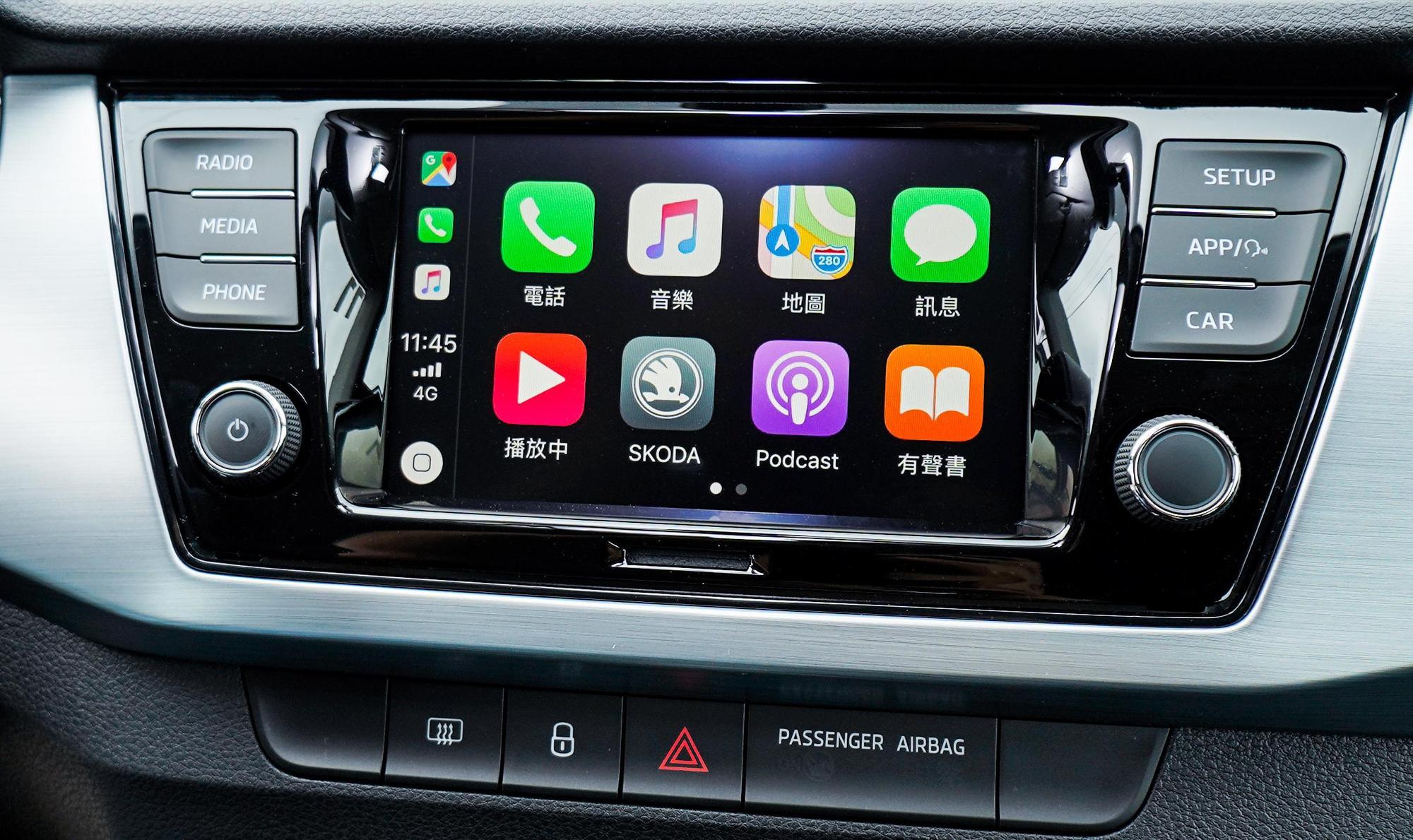 6.5吋觸控式螢幕，支援Apple CarPlay、Android Auto與MirrorLink 3種連結方式。