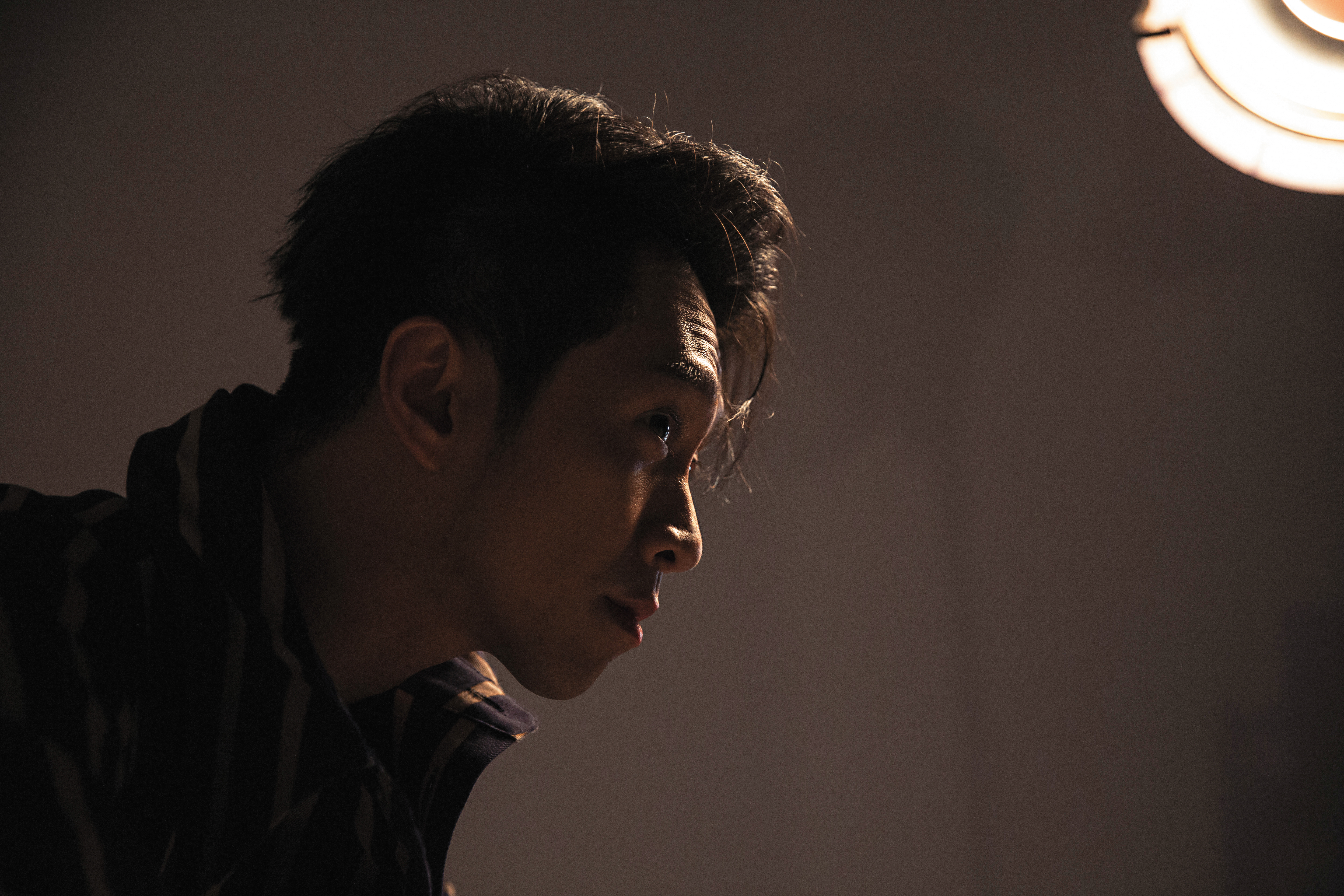 拍照時陳漢典覺得這樣太沉靜了，一點都不像他自己。但是，有誰真的認識他自己？ 