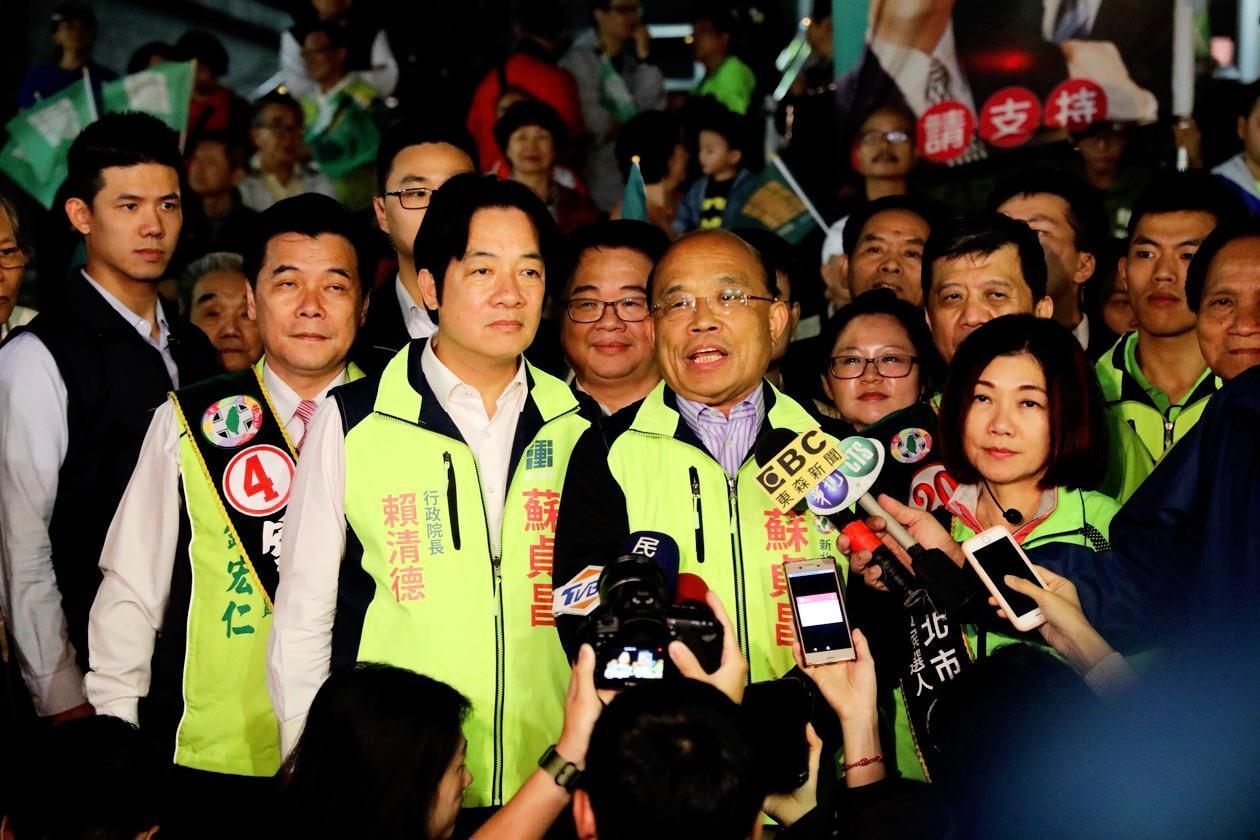 行政院長賴清德已連續2天陪蘇貞昌車隊掃街。（蘇貞昌競選辦公室提供）