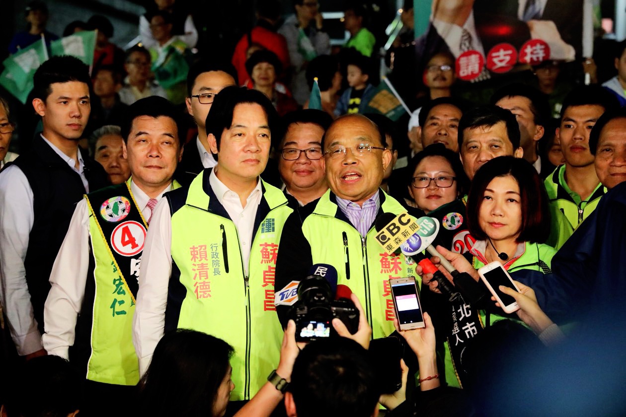 行政院長賴清德已連續2天陪蘇貞昌車隊掃街。（蘇貞昌競選辦公室提供）