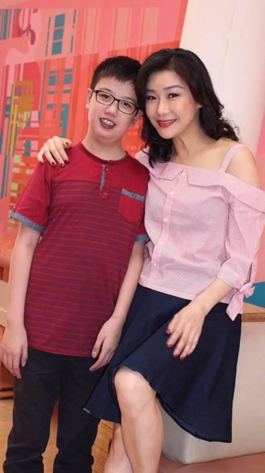 張慧儀曾說非常感謝兒子,若不是為了他積極進取,副業可能不會成功。(翻攝自張慧儀臉書)