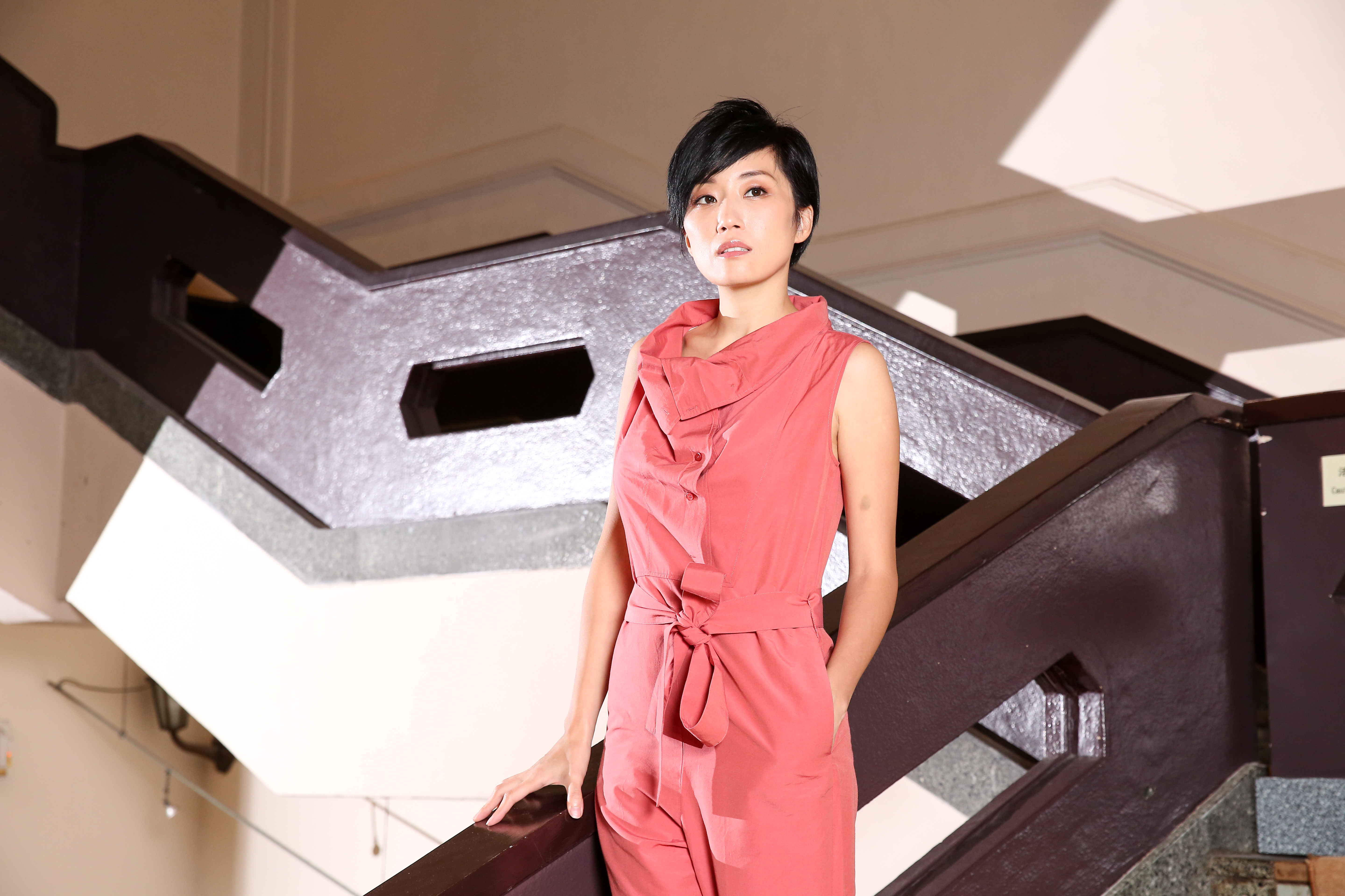 生了2個女兒後的谷祖琳近年已很少拍片，這次她深為劇本打動，來演出一位原本無心特教事業，最後也真心與學生相處的老師。
