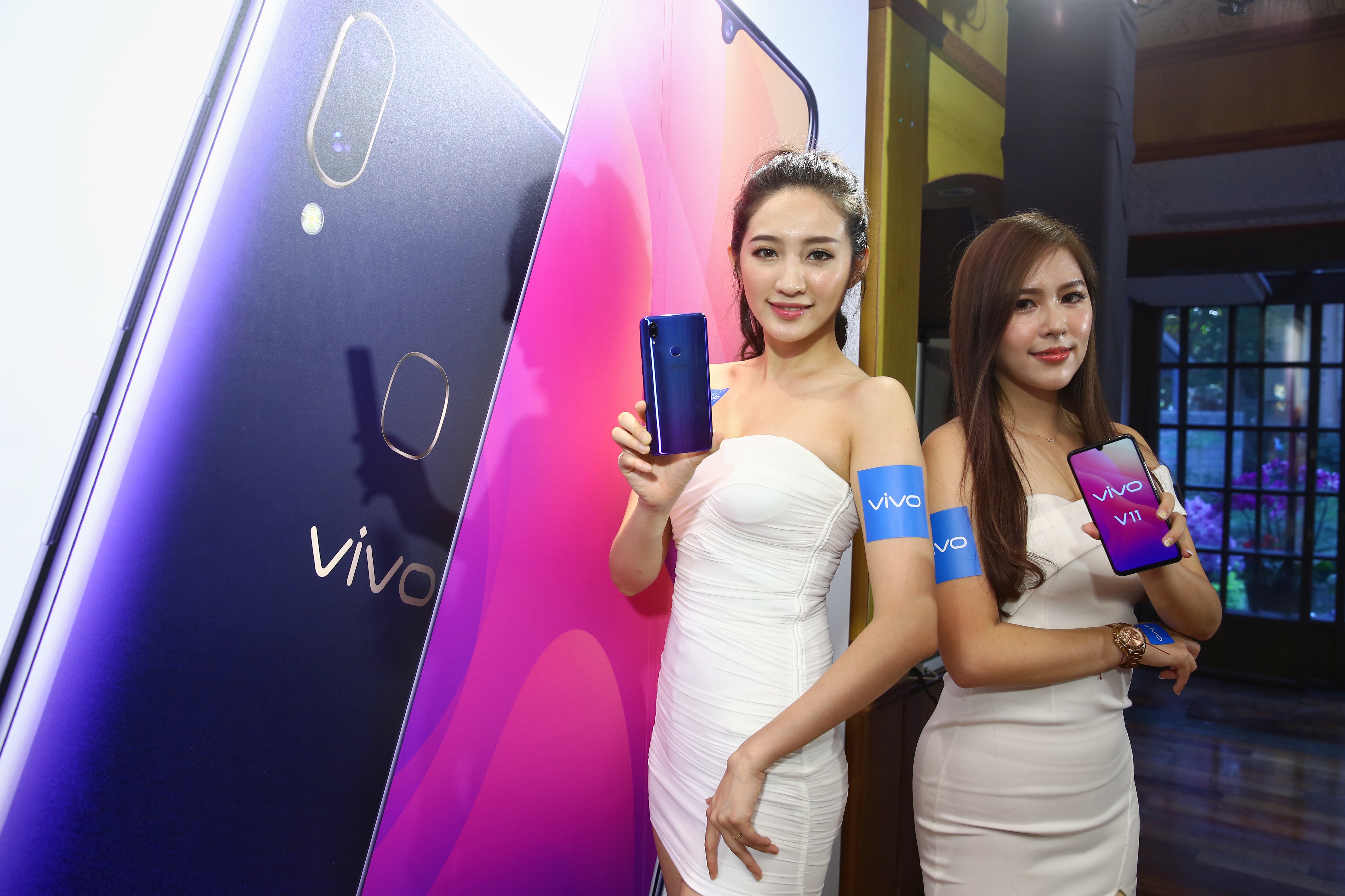 vivo在台發表V11、V11i新機，首創自動人像構圖，號稱會教使用者拍出美照。