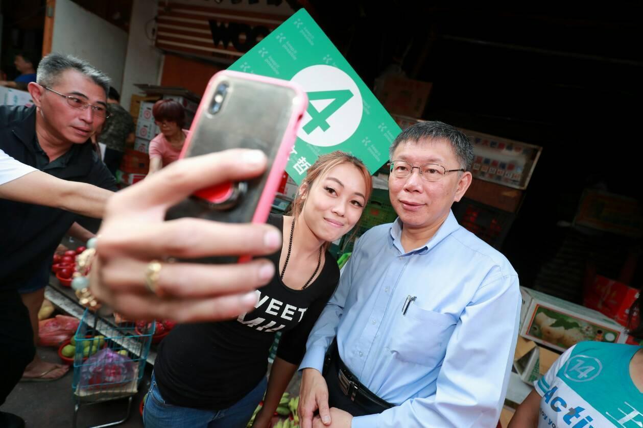 柯文哲認為，政治固然有競爭，但仍要有一定的理想性，不該操弄世代戰爭來換取選票。（柯文哲辦公室提供）