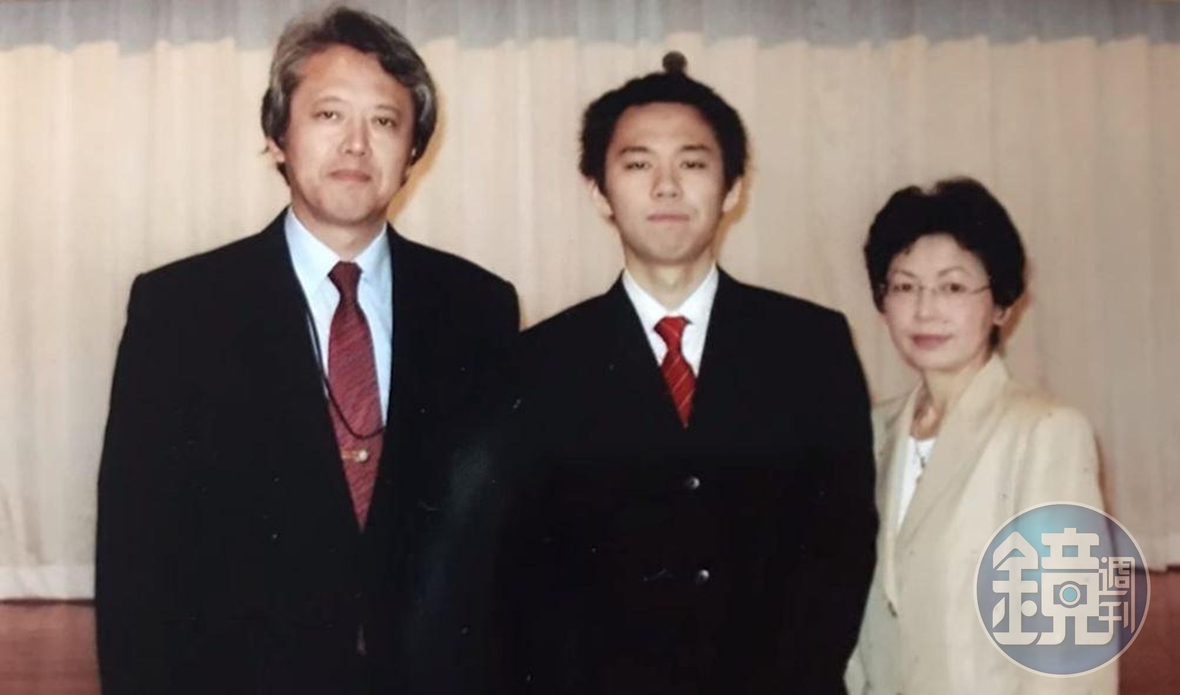 Tokido成長於富裕家庭，父親谷口尚（左一）是醫科教授，母親則為企業千金，雙親的支持，讓Tokido順利走上電競選手的道路。（圖：翻攝自Youtube頻道「ELEAGUE」）
