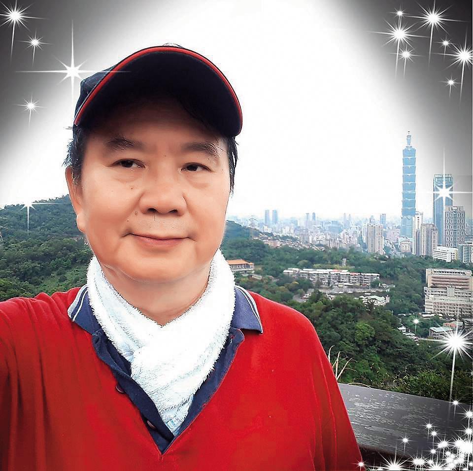 內政部資訊中心主任施明德去年才因涉及移民署弊案遭廉政署搜索，如今再爆勾結廠商。（翻攝施明德臉書）