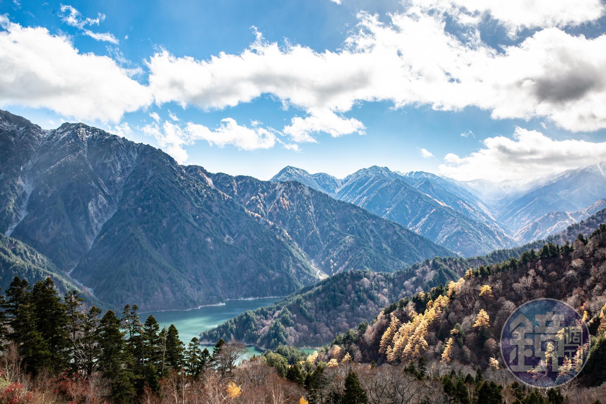 被日本人視為靈山的立山,風光明媚如歐洲的阿爾卑斯山脈。