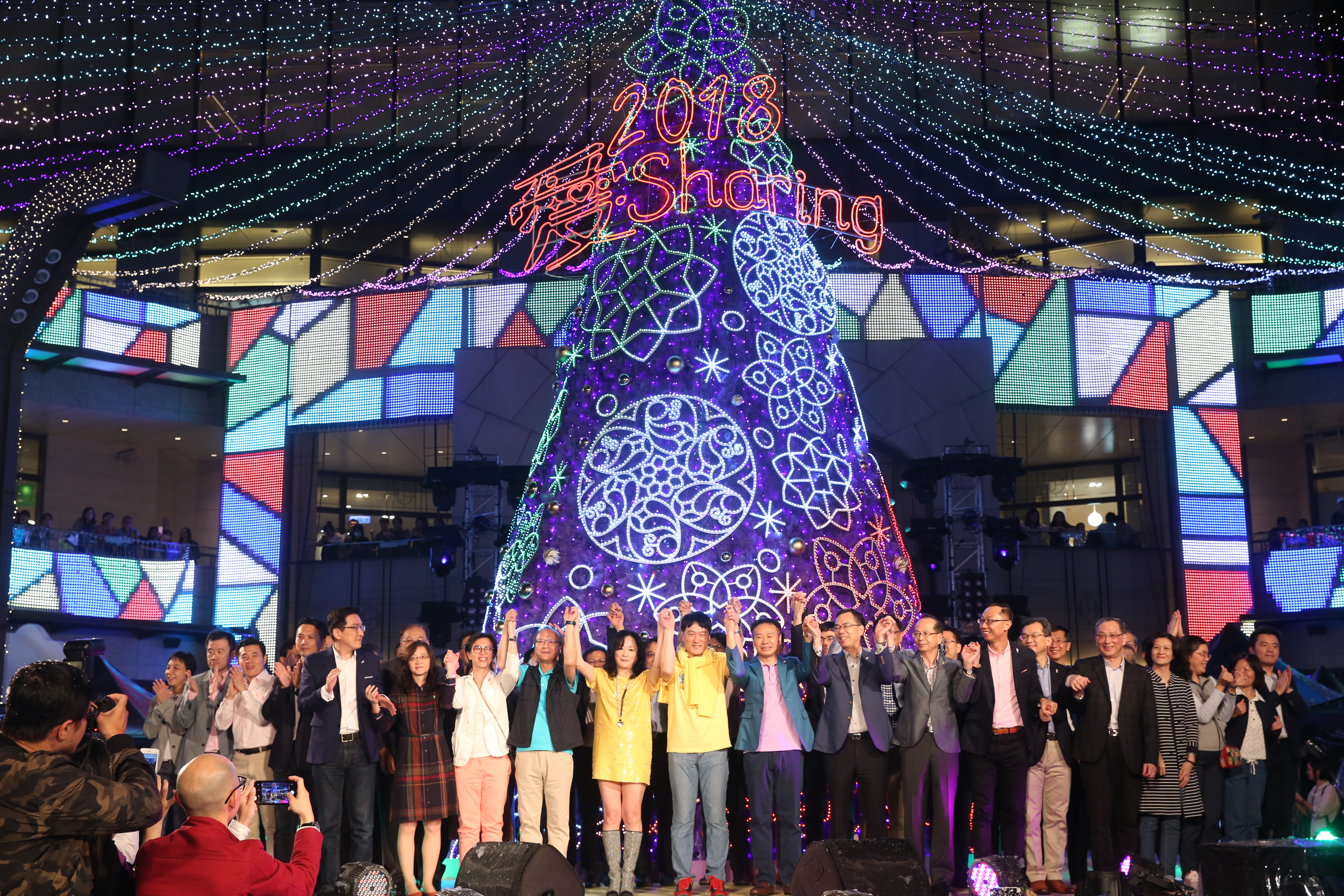 統一集團16日舉辦「愛．Sharing」愛分享點燈活動。