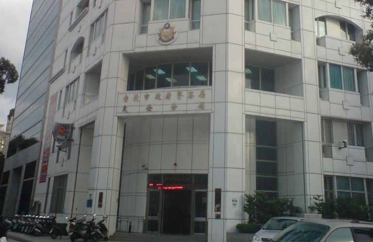陸客一行人12人疑似吃霸王餐,店家已經向轄區大安分局報案。(翻攝畫面)