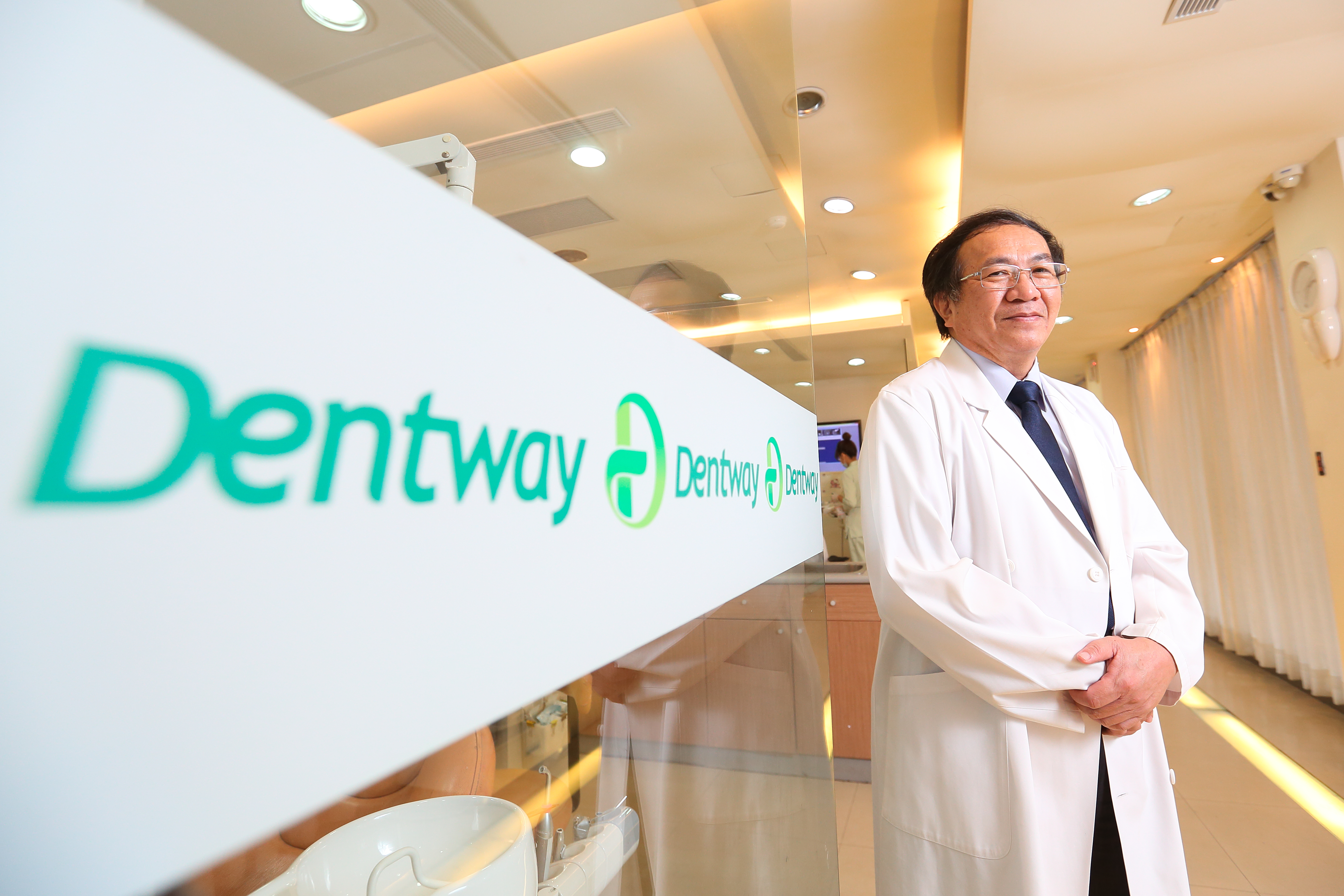 陳義聰兼顧理想與現實，創立德威國際口腔醫療體系，提升牙醫服務品質。