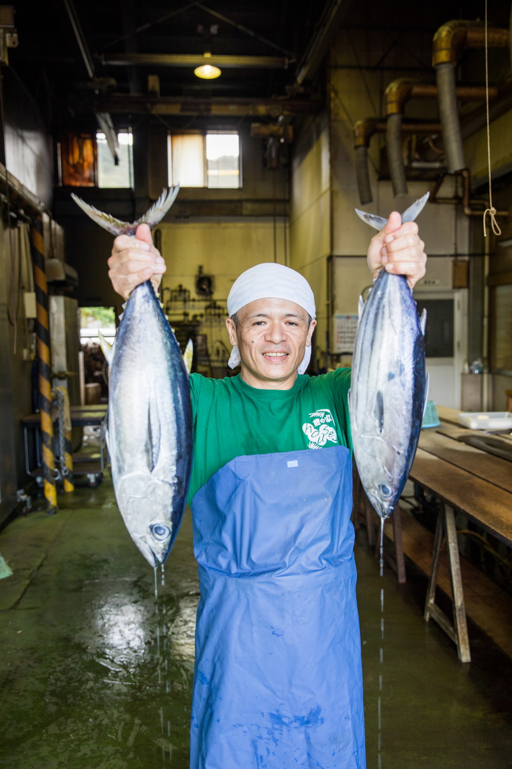 餐廳主人德田也是「寶勢丸鰹魚業生產組合」的老闆，許多本地人會來店內買生魚片與熟食。