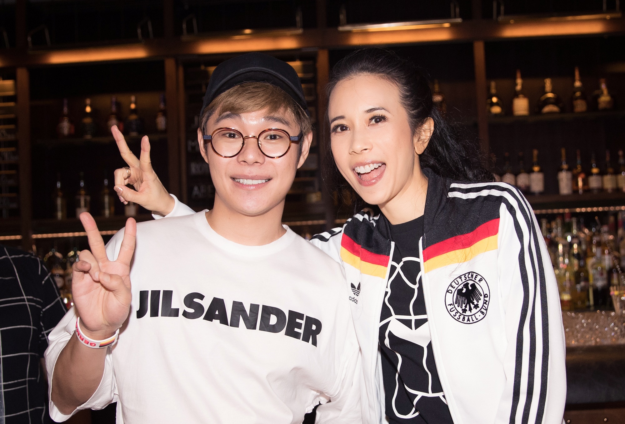 葉秉桓特地朝聖《絕色莫文蔚25周年》巡演上海站，莫文蔚得知他到場支持，演他到慶功宴同樂。（解碼音樂提供）