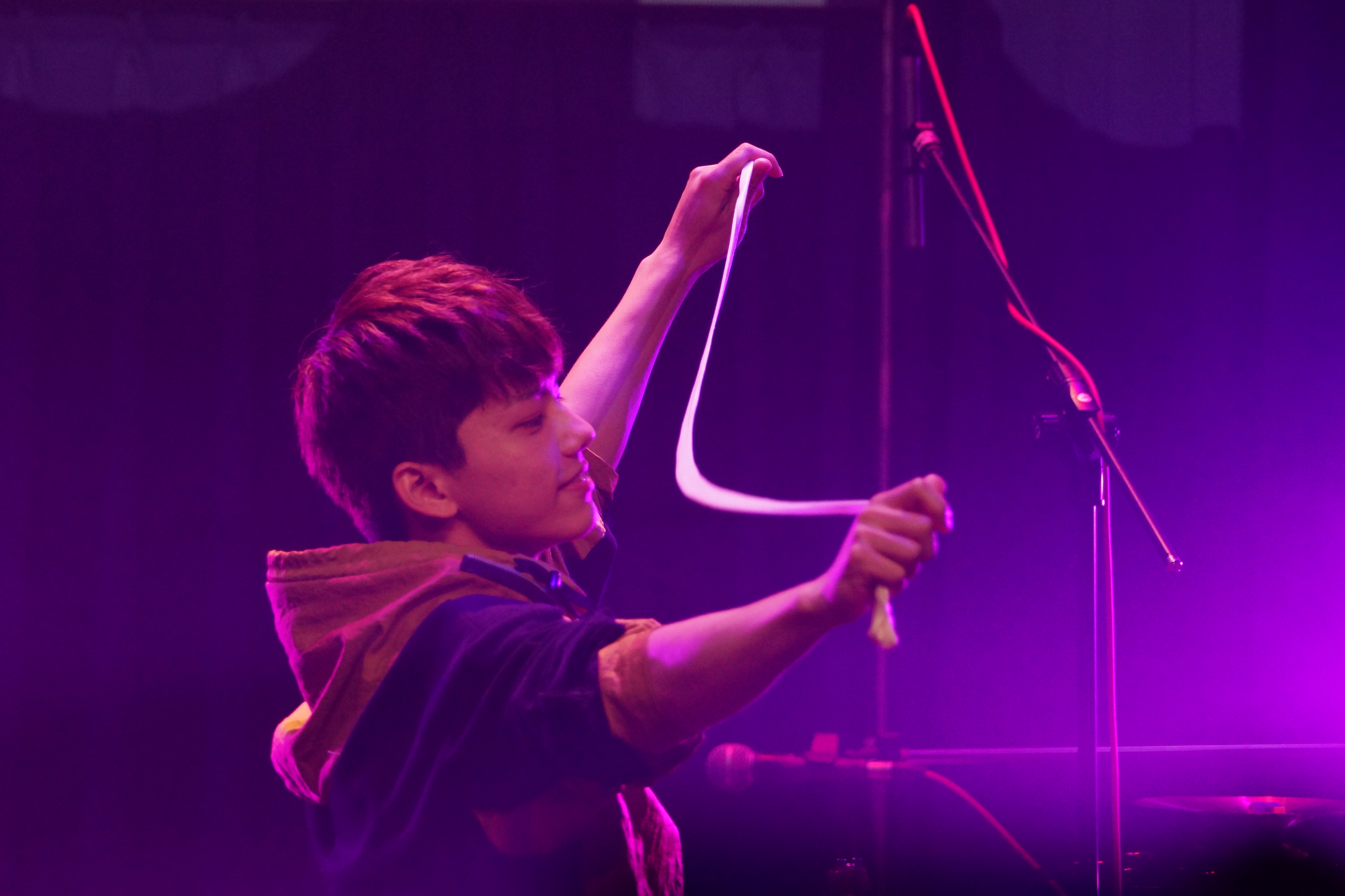 noovy樂團鼓手Mark在演唱會上表演「拉麵秀」，連配樂都是自己挑過的。