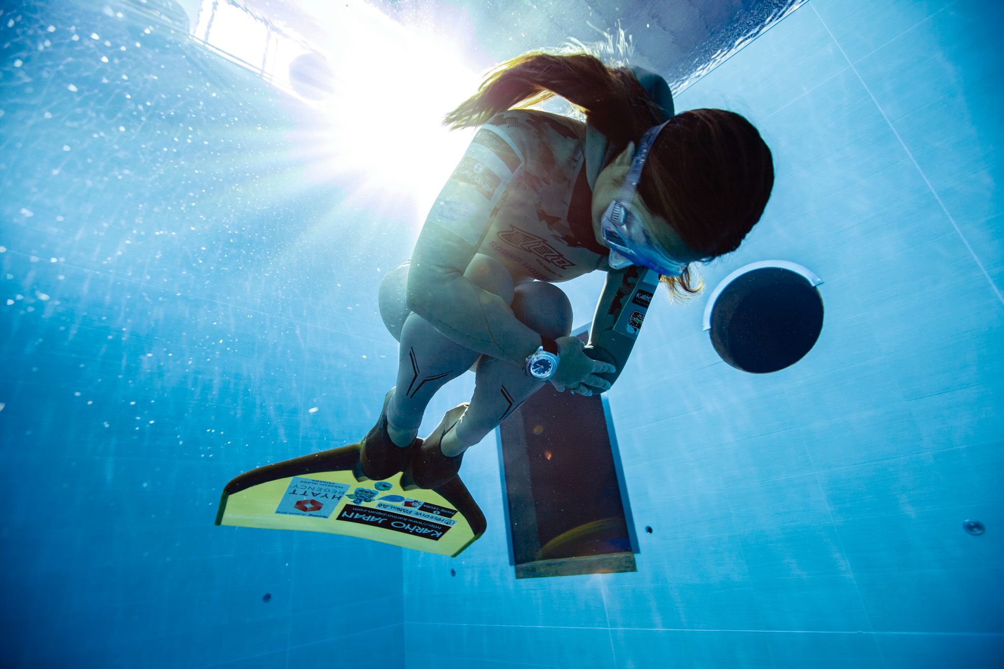 自由潛水紀錄保持者木下紗佑里，佩戴域峰（Favre-Leuba）最新潛水錶款，來台親身示範自由潛水。