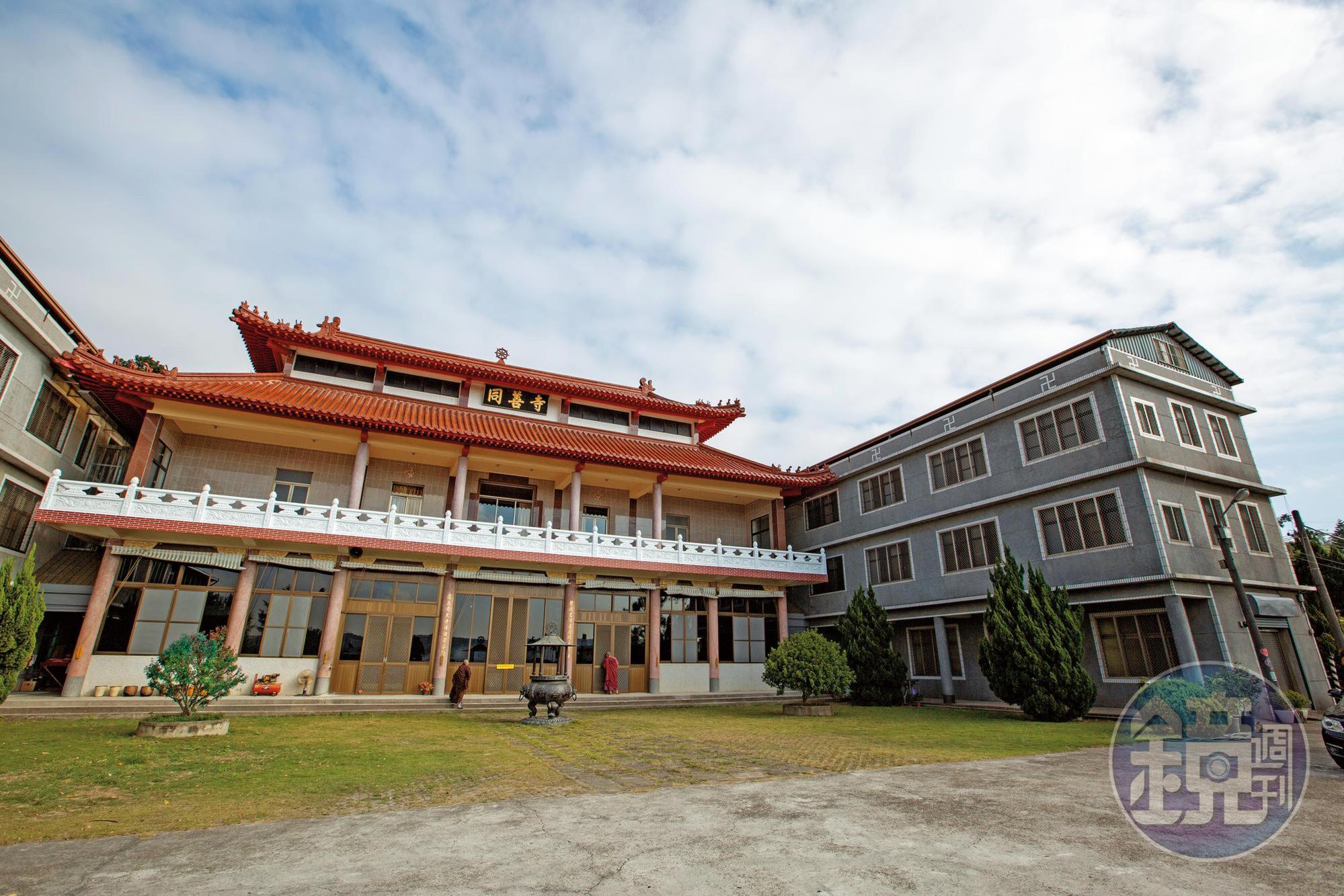 位於苗栗縣的同善寺是比丘尼寺廟，卻爆發開泓法師在佛門內吸毒搞男男趴的性醜聞。