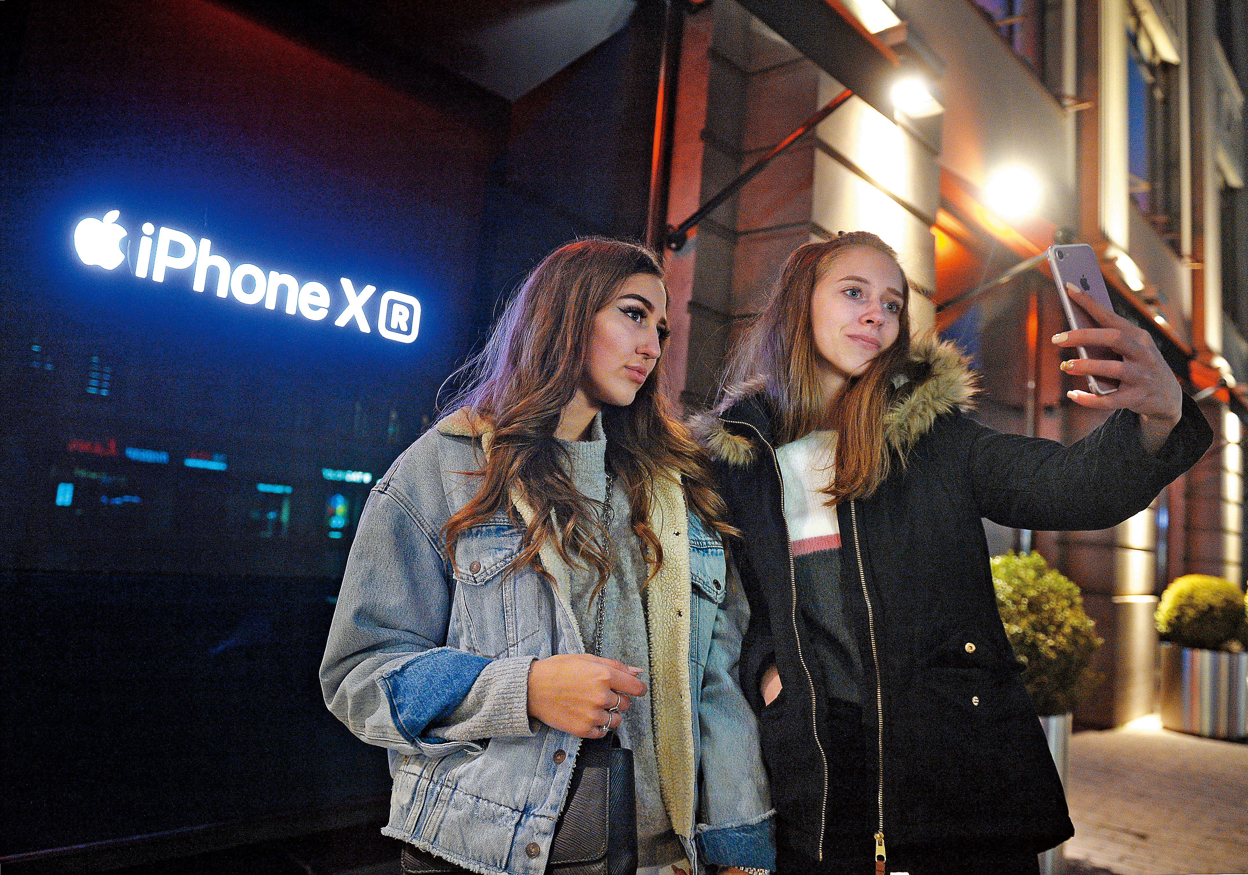 美股波動加大，及蘋果股價的大幅修正，都是投資人應關注的警訊。（東方IC）