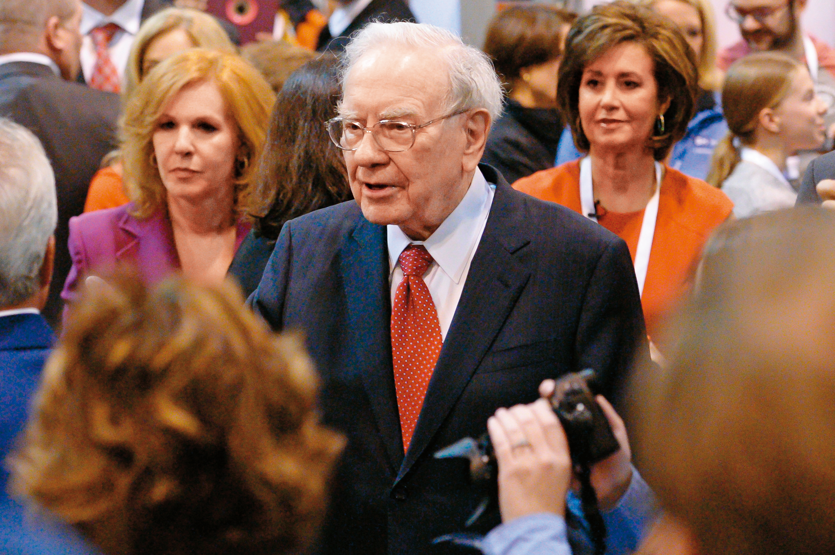 巴菲特的波克夏公司近期也啟動了股票回購，但此舉背後所代表的意義可能是市場上已找不到便宜的併購標的。（東方IC）