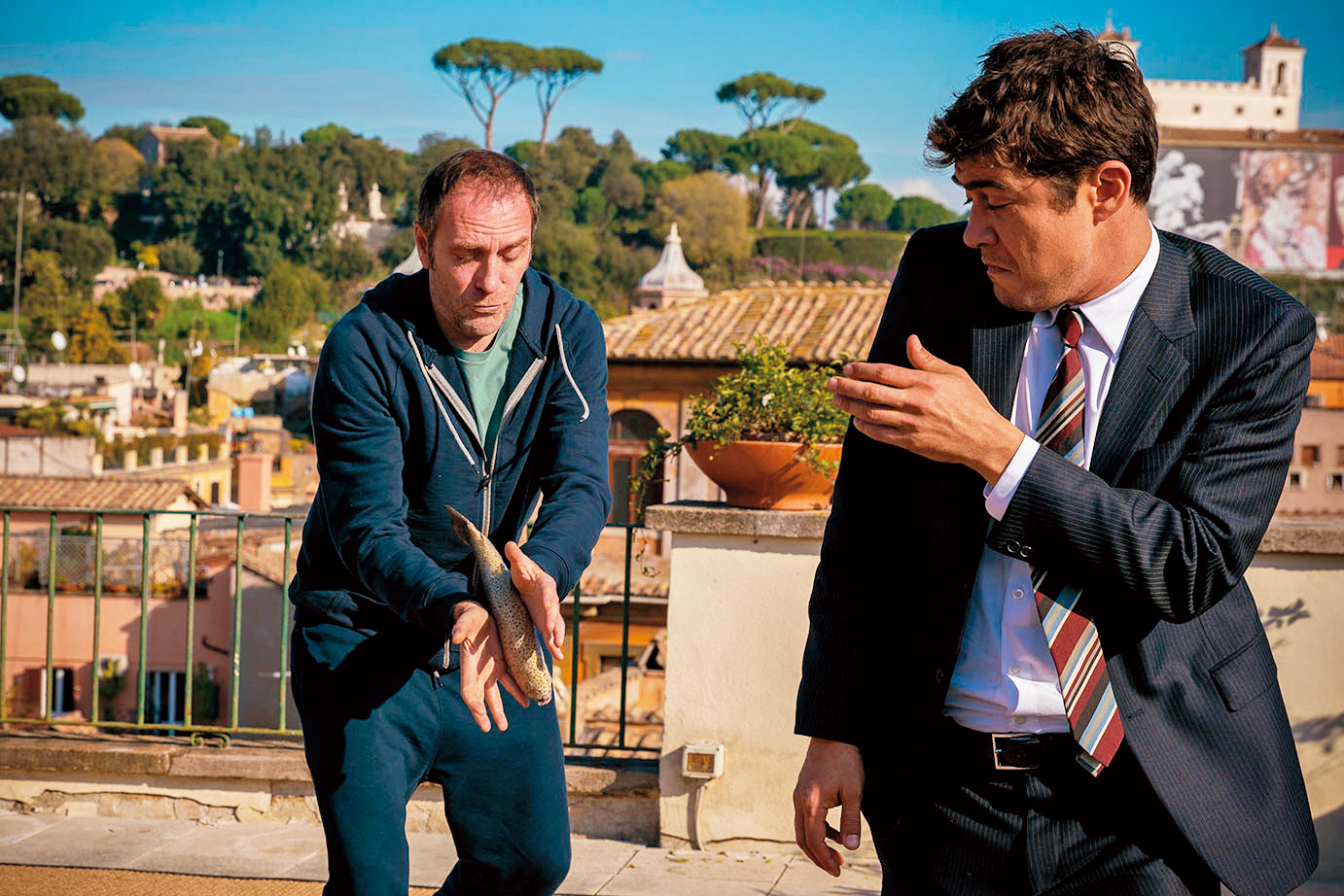 電影描述弟弟將罹患癌症的哥哥帶來城市照顧，2個成年男人的互動在一來一回間有了張力，也不至於濫情狗血。（可樂提供）