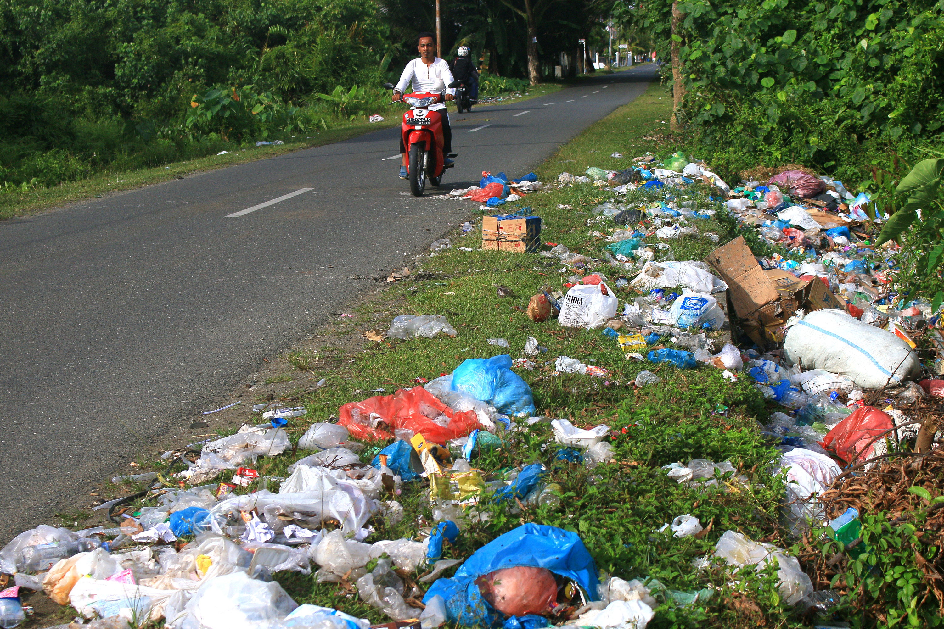 印尼是僅次於中國的全球第二大塑膠垃圾製造國。（東方IC）