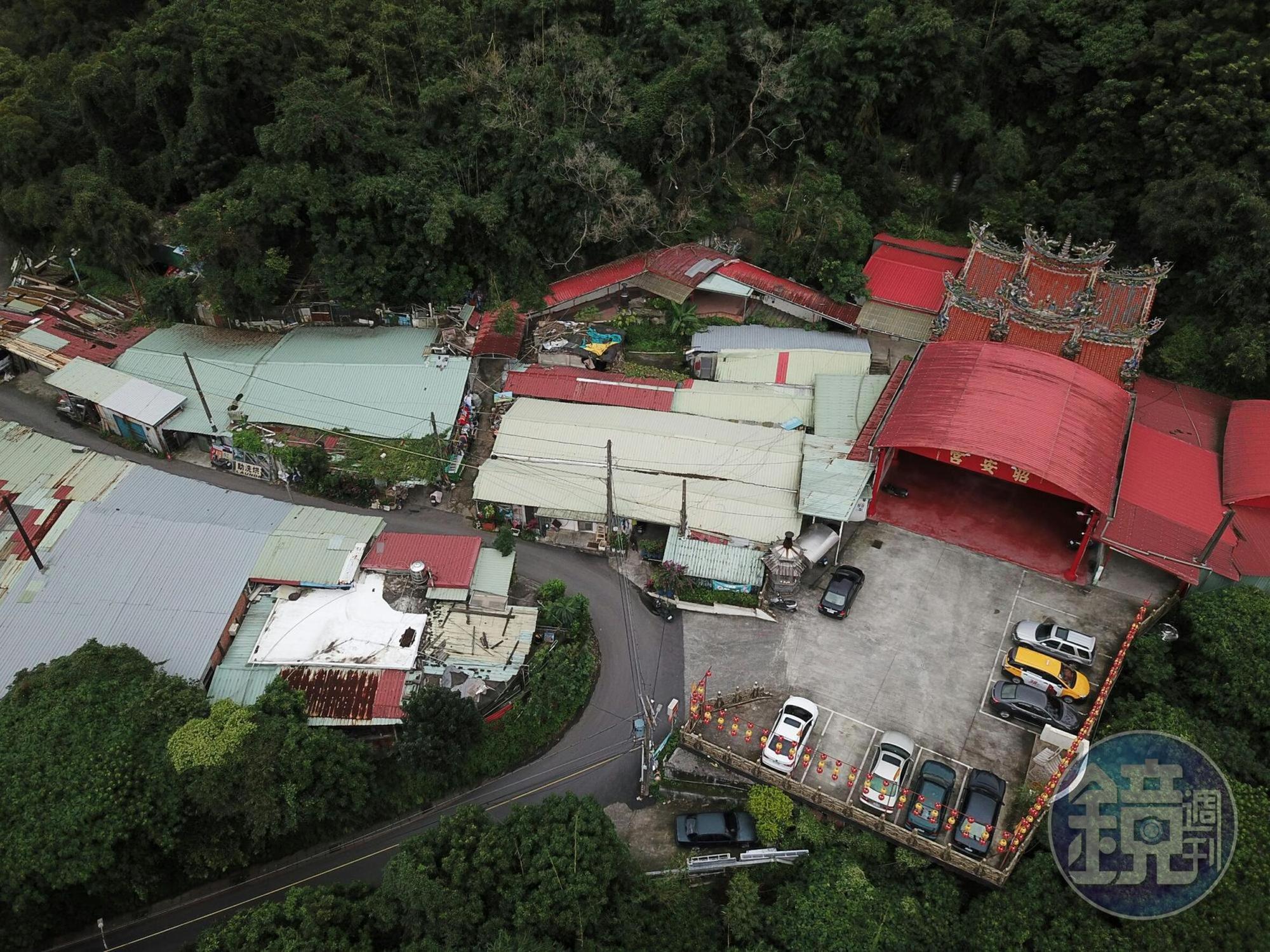 因傳出賭場群聚以及「藥房」的南港山區，台北市市警局長陳嘉昌得知後則震怒下令徹查。