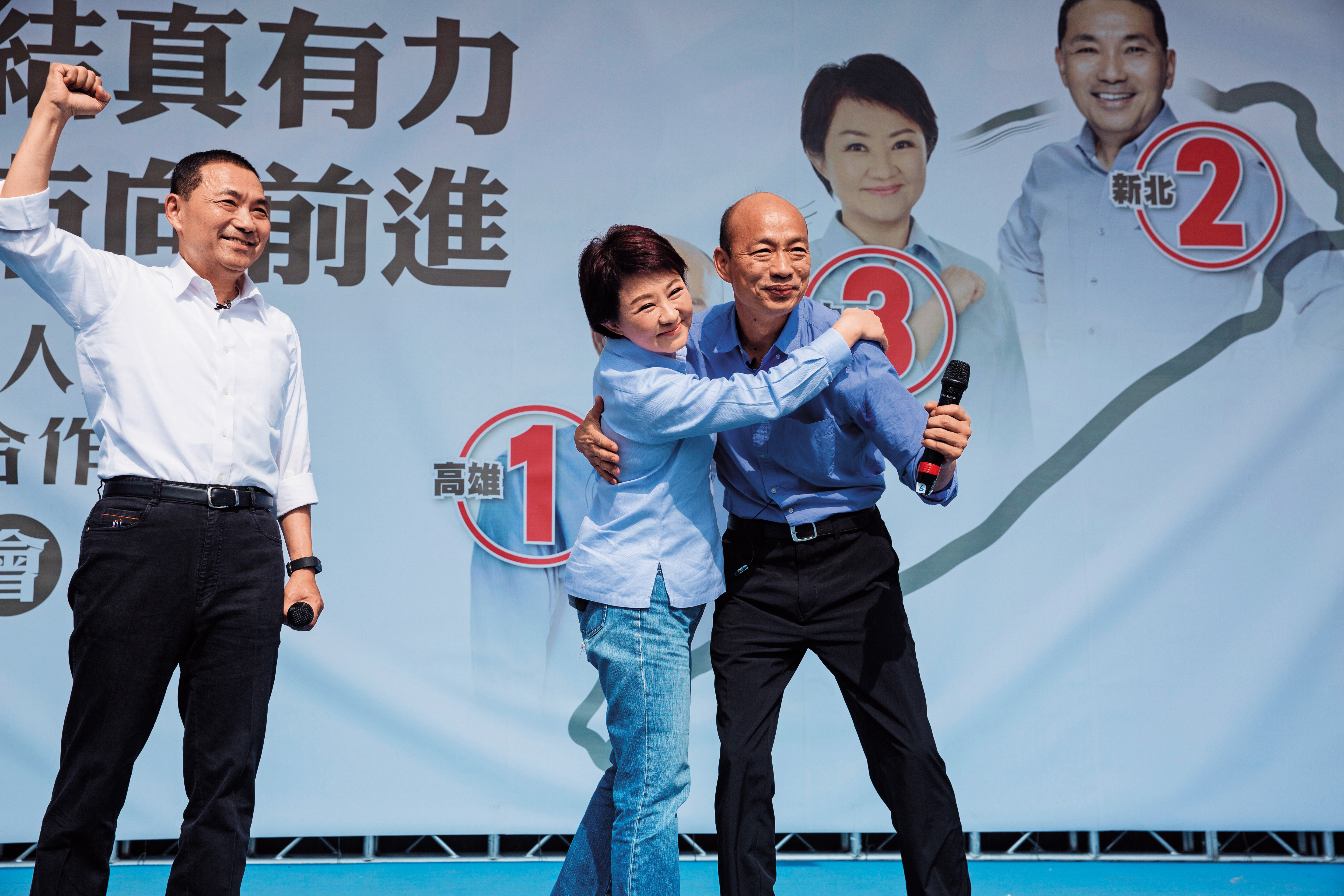 侯友宜（左起）、盧秀燕日前搭「韓流」找了韓國瑜合體，但韓受金馬統獨論戰、「母豬說」，目前仍與對手陳其邁陷入激戰。