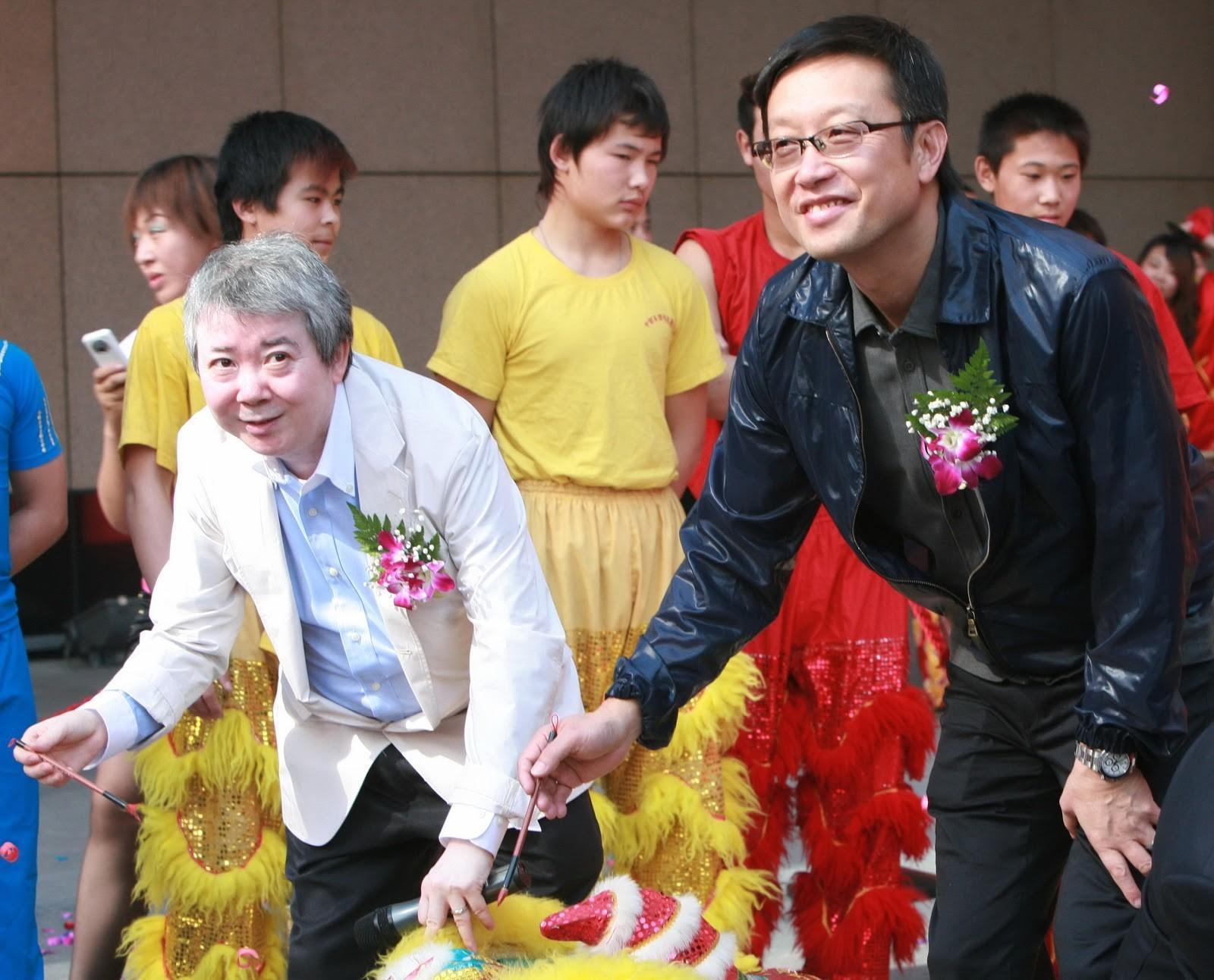 文雋和導演劉偉強（右）合作的《古惑仔》系列和《風雲之雄霸天下》等片都曾引領風騷。（東方IC）