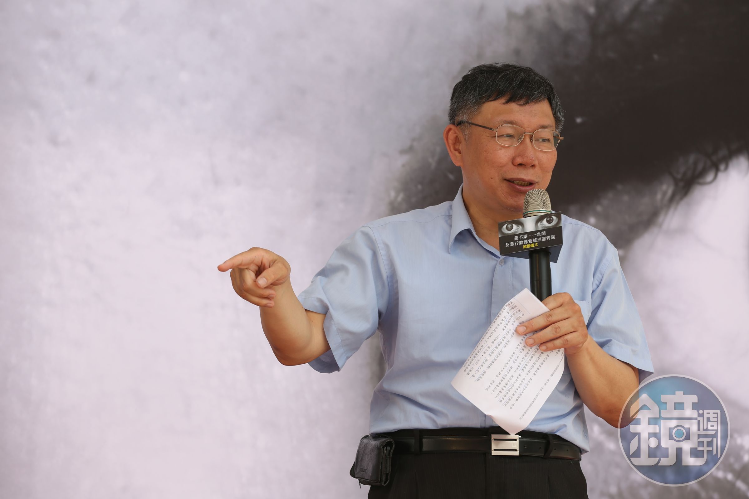 柯文哲今受訪時坦言，在藍綠夾殺之下，選情變得很緊繃。
