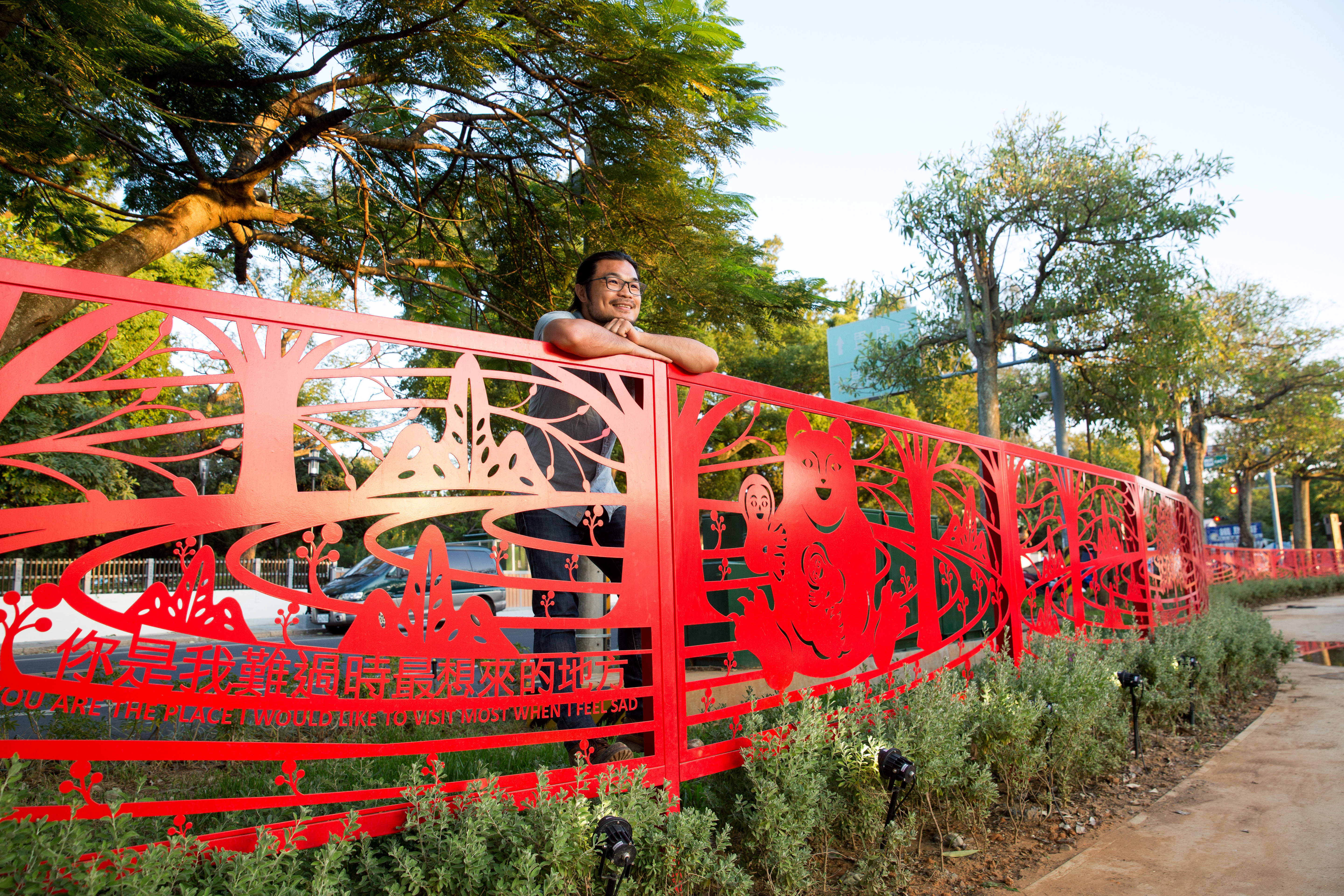 楊士毅要用繁花的祝福永存每一位到訪的旅客心中。