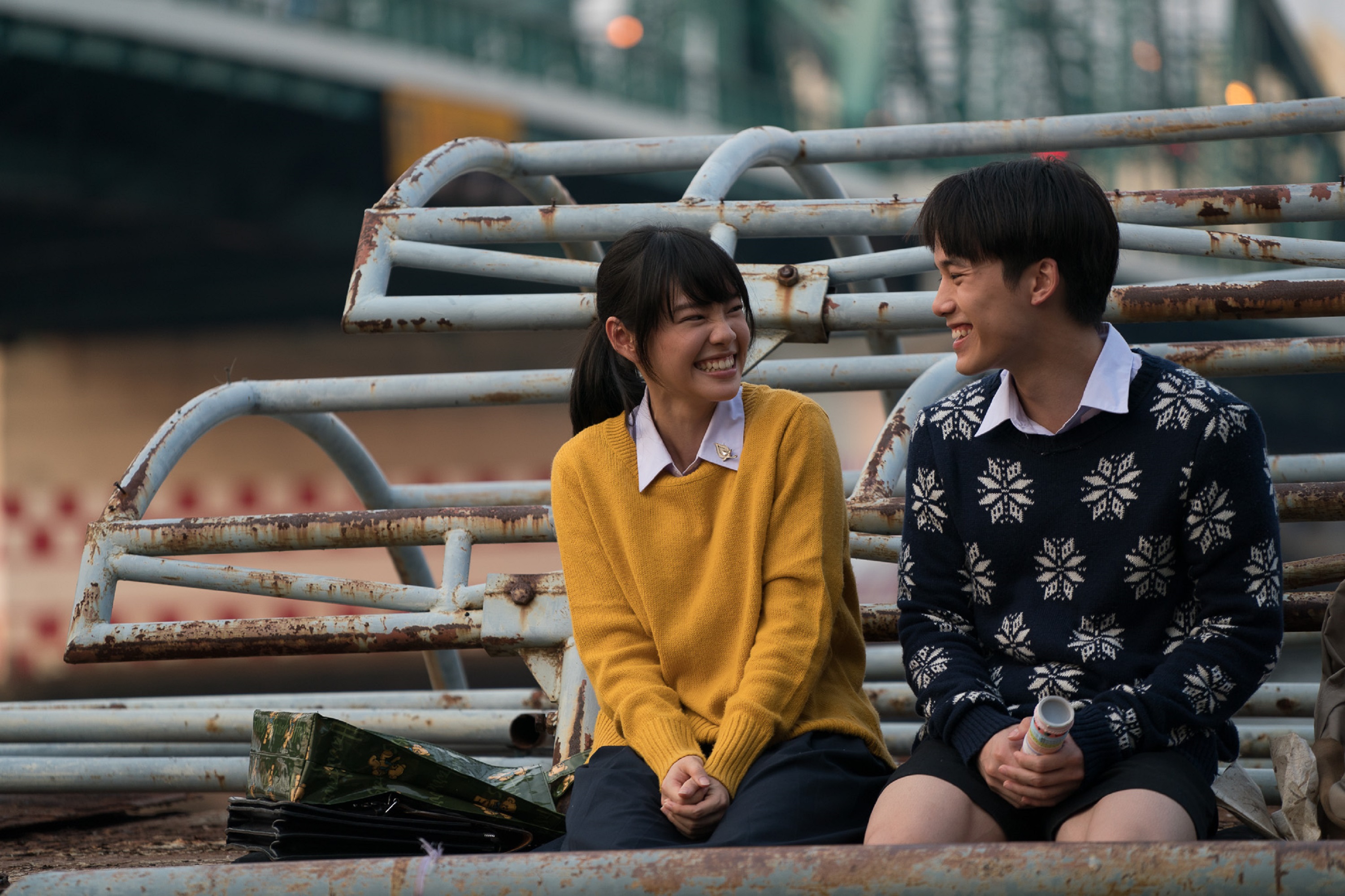 《模犯生》中的阿派與BNK48的隊長一起主演校園驚悚片。（CATCHPLAY提供）