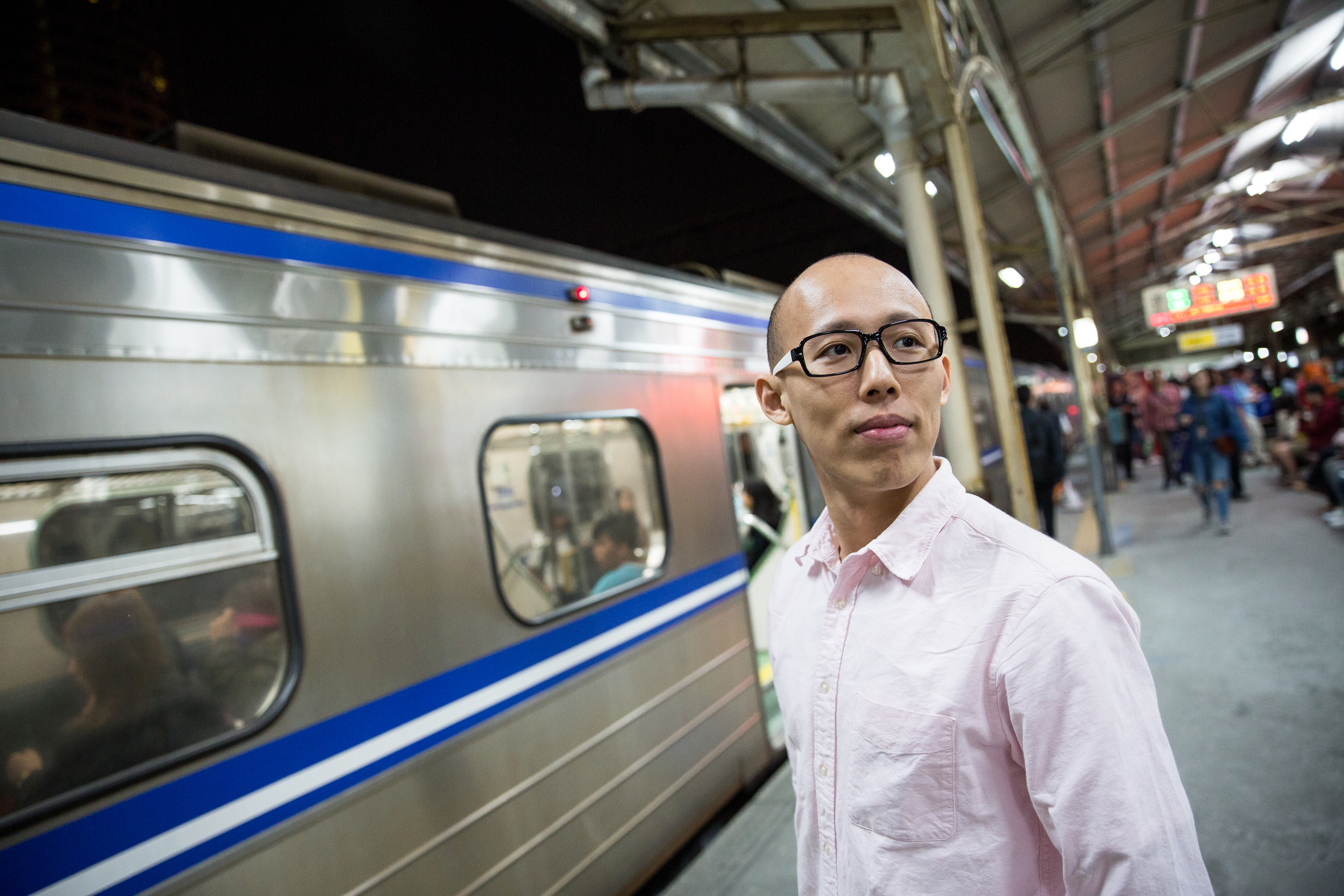 江禮安以搭火車譬喻，搭到一輛方向錯的火車，就要馬上在下一站換車。投資也是相同概念，一定要設定停損。