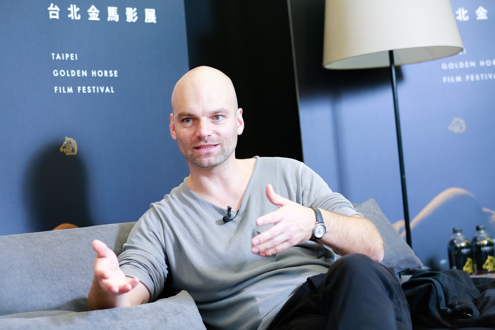 德國導演湯瑪士斯圖伯於2012年以作品《狗與馬》獲頒學生奧斯卡最佳外語短片獎。