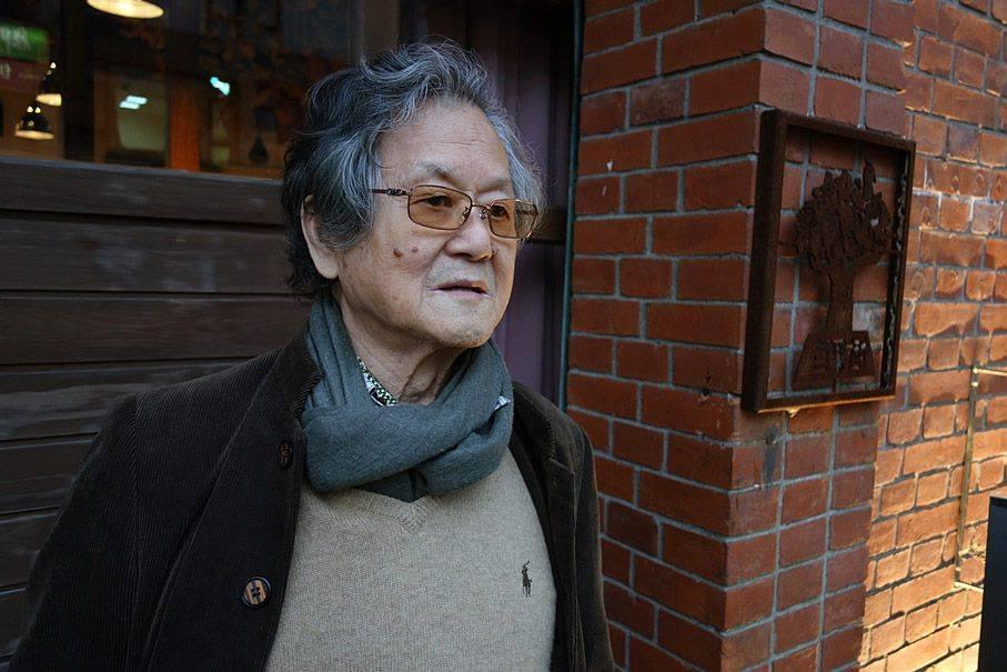 作家黃春明親筆寫下支持婚姻平權文字,呼籲大家踴躍投票。(翻攝支持黃春明臉書專頁)