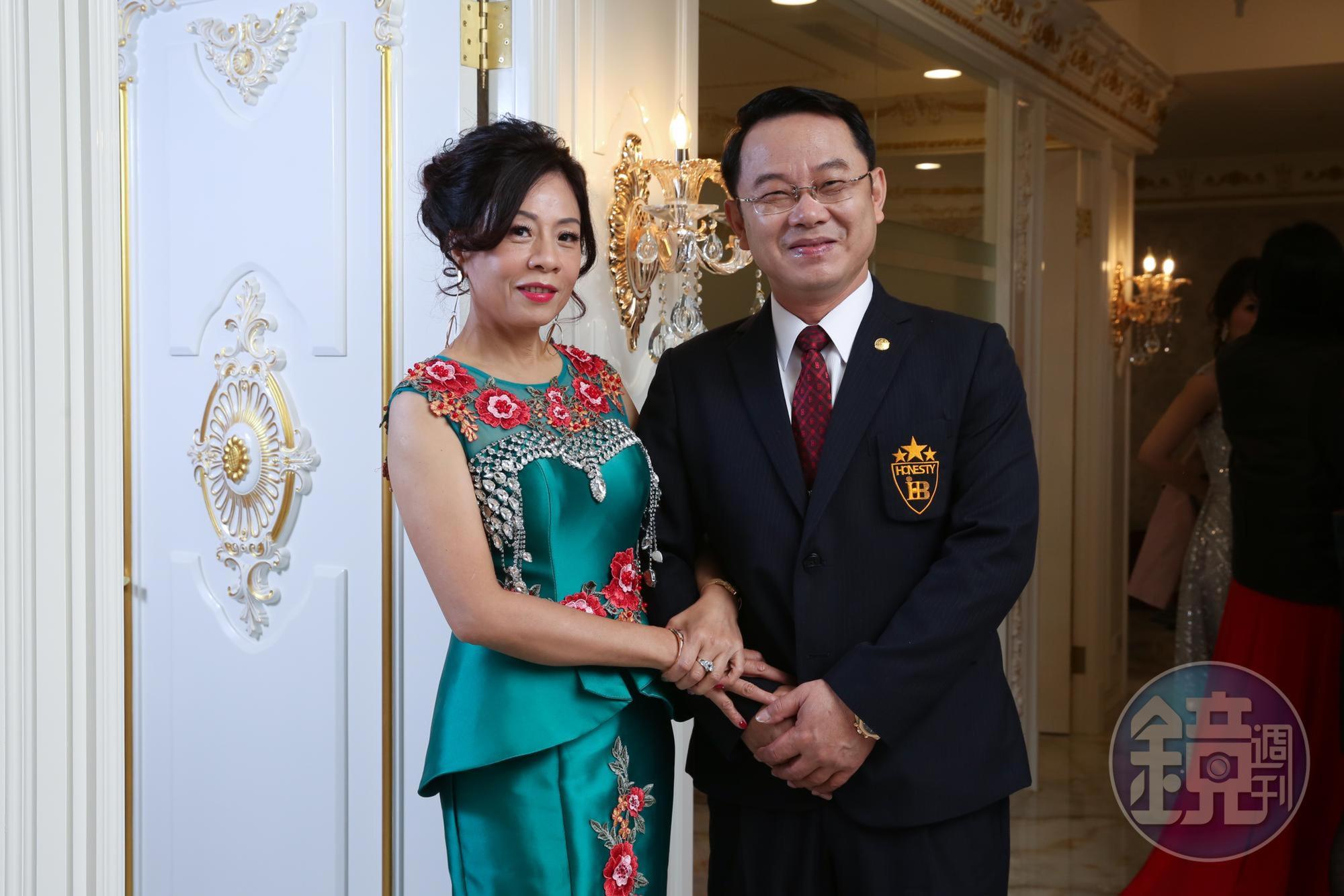 王文全與太太魏淑蓮是彼此的初戀,結婚30年,感情依然如蜜。