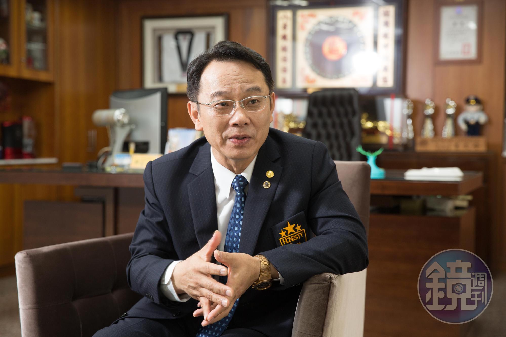 想辦法製造與客戶接觸的機會,王文全一直是公司的最強業務員。