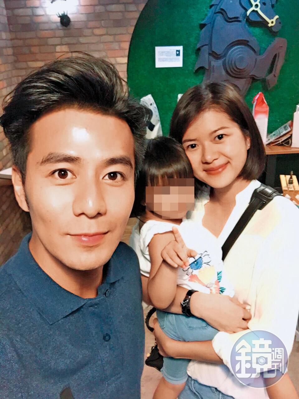郭彥均和老婆瑋珊愛情長跑十年、結婚五年，期間從安坑小宅一路換到新店大宅，苦盡迎甘來。（郭彥均提供）
