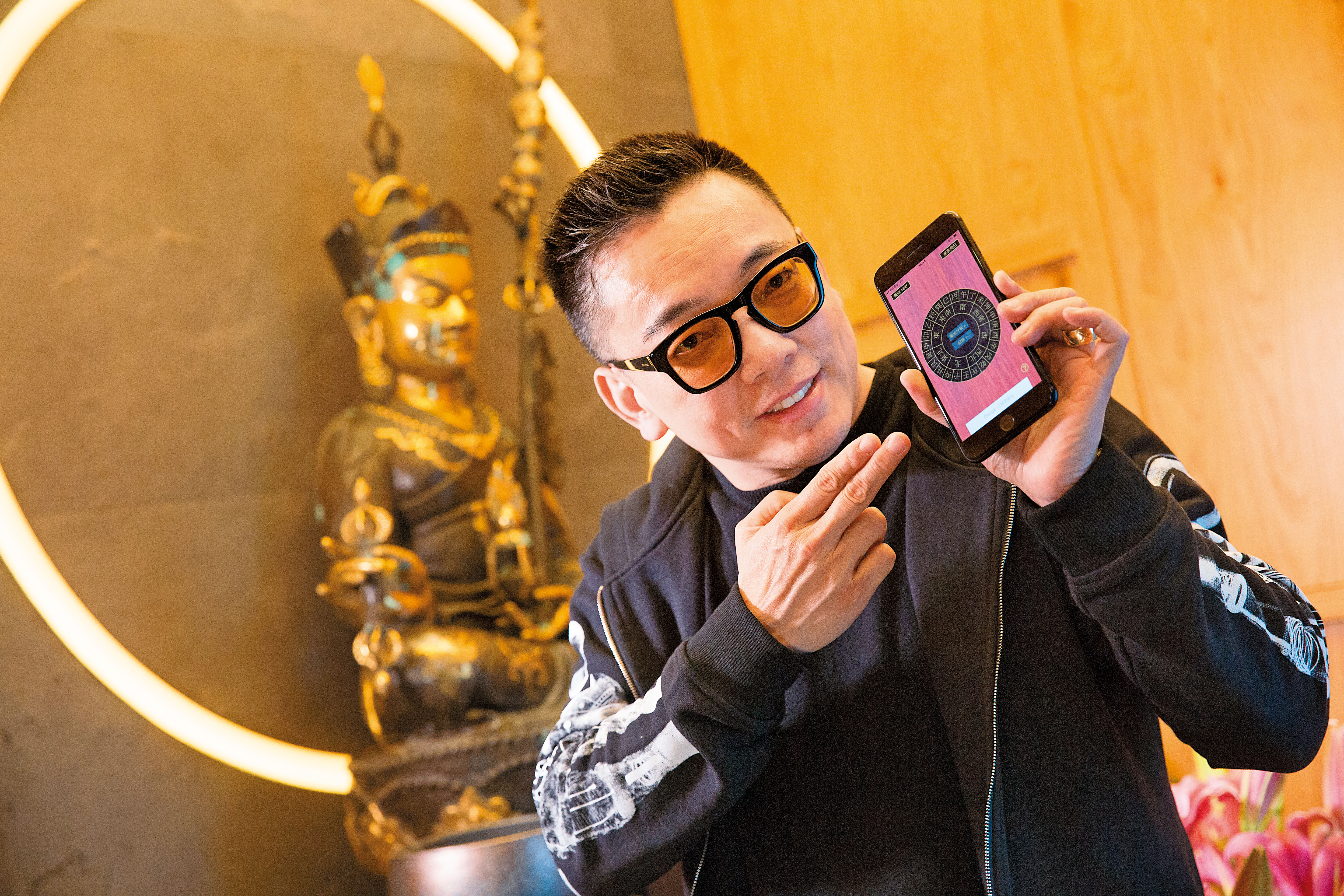 通命理、懂風水，詹惟中買房、換屋存出億元身價。