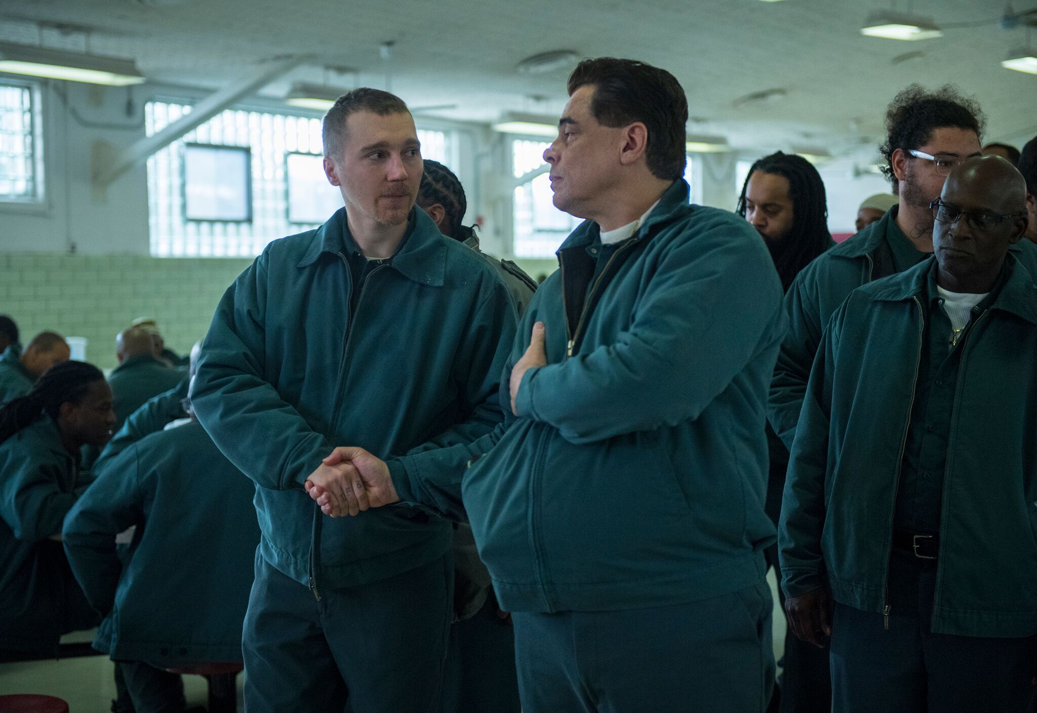 大衛史威特（左）與理查麥特，在2015年犯下全美轟動的逃獄事件，成為《監慾風雲》的劇情主軸。（Fox+提供）