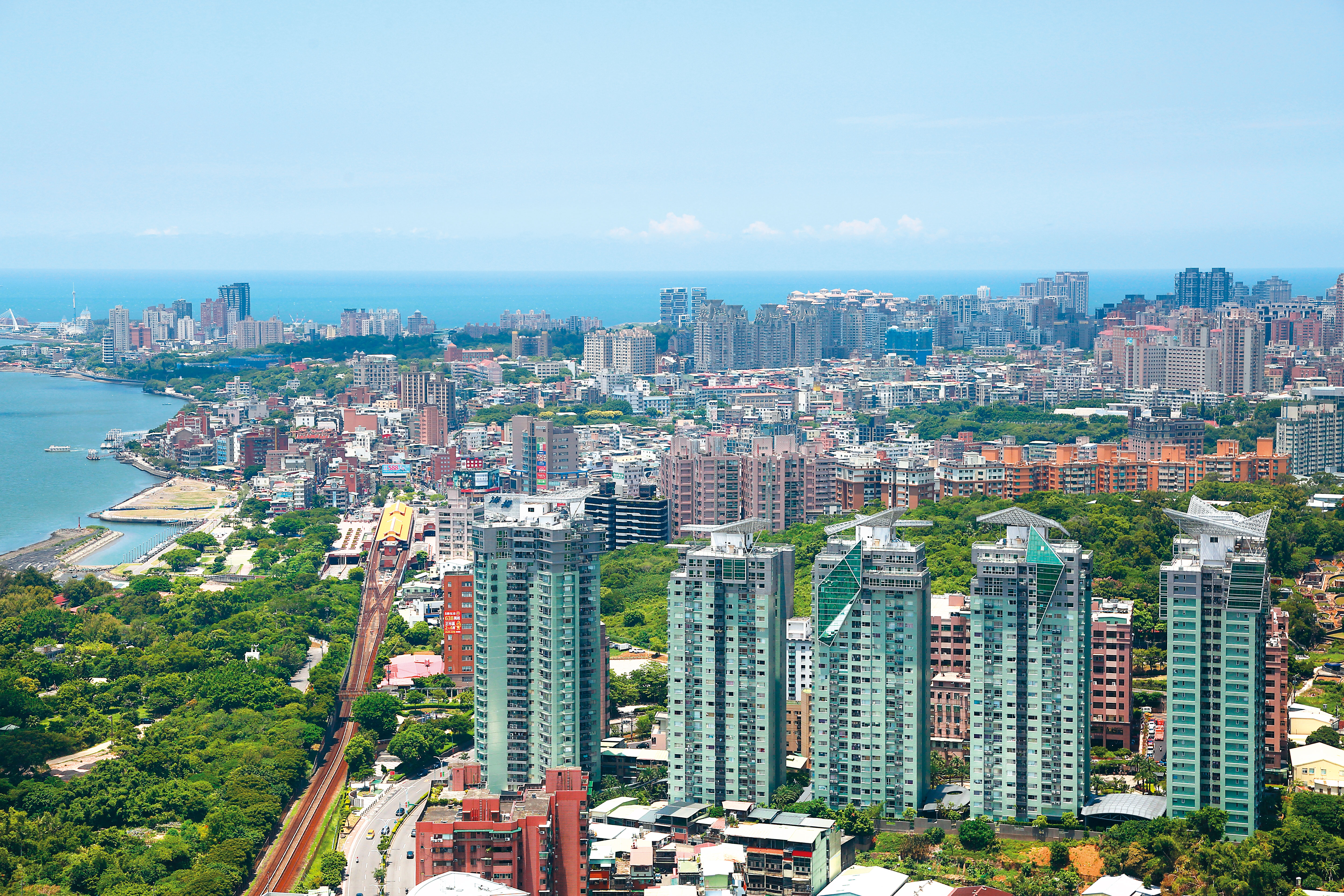 近年重劃區推案量增加，建商展開房價割喉戰。