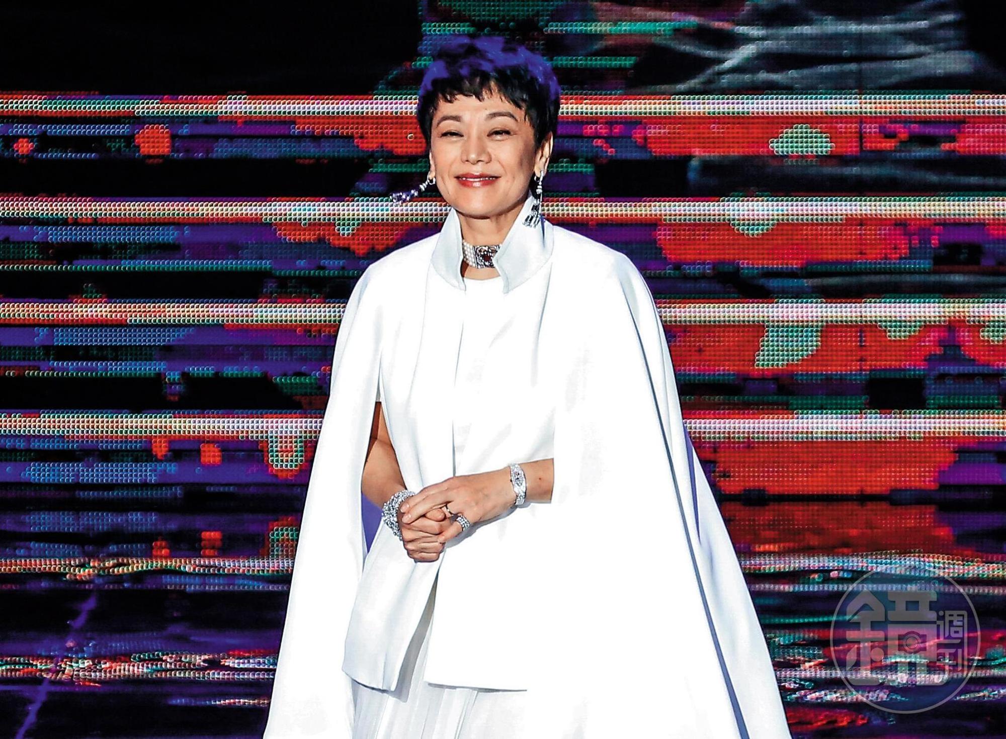 張艾嘉近年卸下金馬主席後,忙著當導演又拍戲,可她從來沒忘記提攜年輕人,每次宣傳,都主動跟年輕人交心溝通。