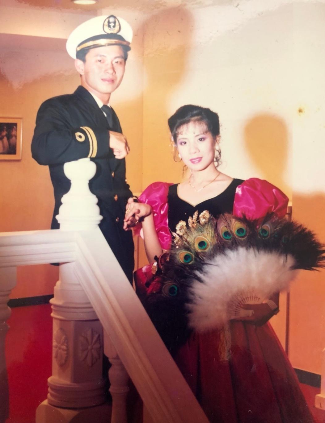 大誠保經董事長王文全與太太魏淑蓮彼此的初戀,相戀結婚37年,在事業和人生路上都互相扶持。(魏淑蓮提供)
