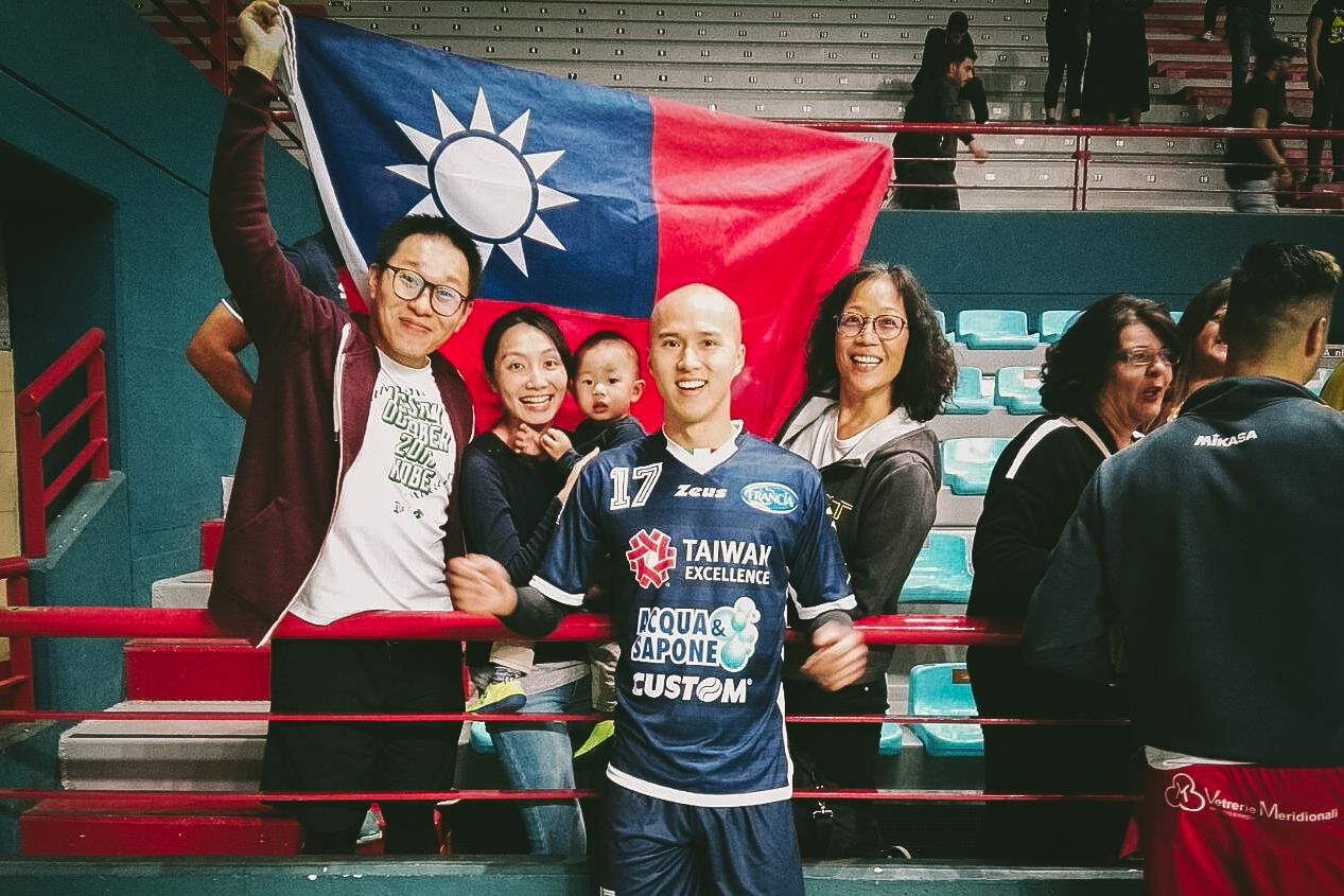 我國排球旅外好手黃培閎支持東奧正名。（翻攝自黃培閎 HUANG Pei-Hung粉絲專頁）