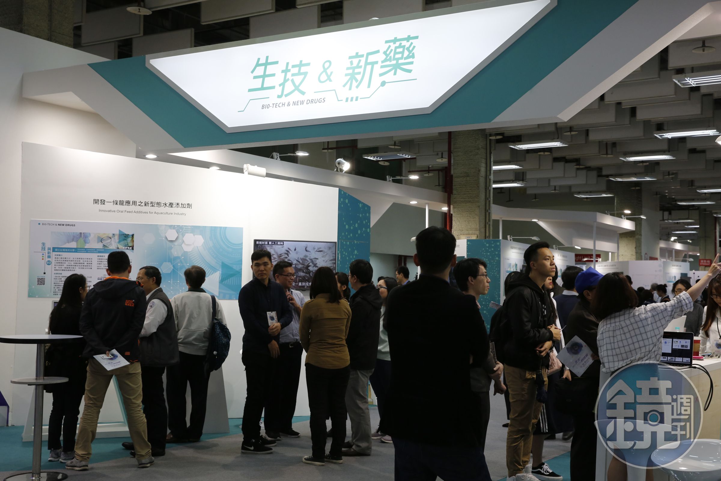 專家表示，生技公司在挑選上，盡量鎖定可執行臨床實驗三期並拿到藥證的大型公司，風險相對低。