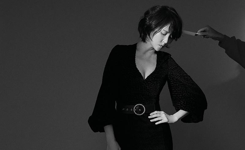 金宣兒以短髮與貼身高雅禮服示人，成功打造出專屬的時尚品味。（Good People娛樂&Esquire提供）