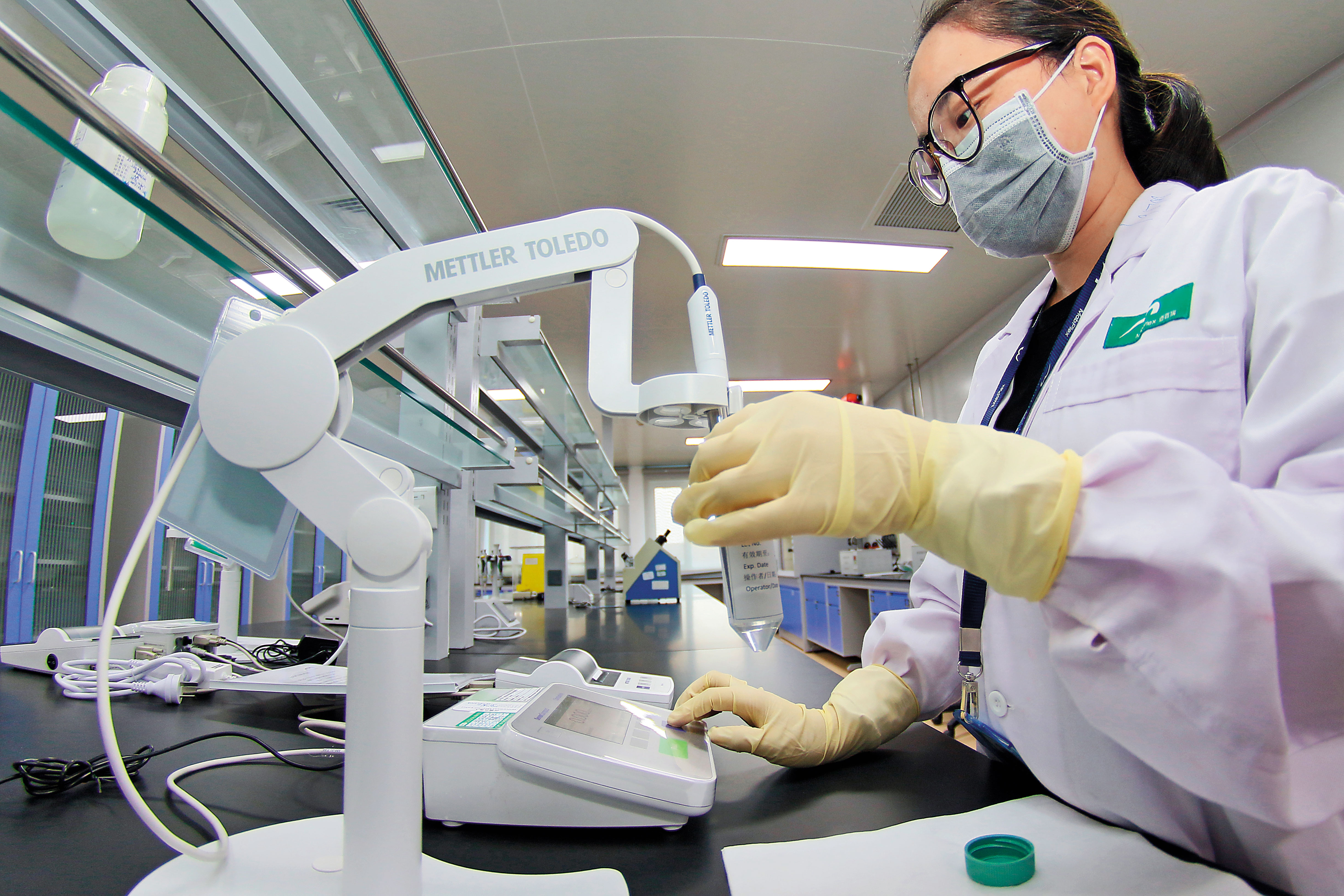 今年生技醫療族群表現傲視群雄，成為大震盪環境下的資金避風港。（東方IC）