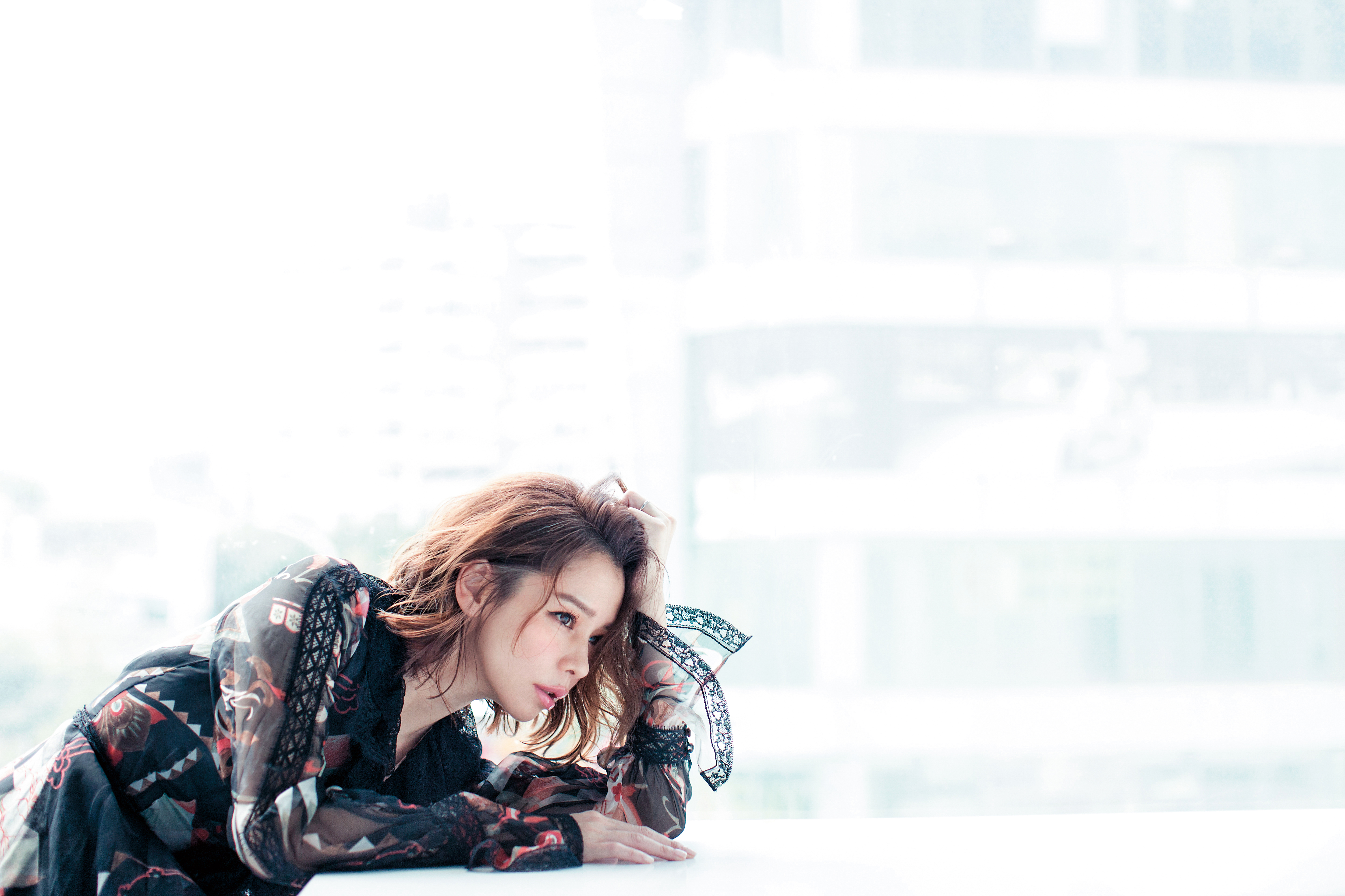 結婚生子之後，徐若瑄並沒有想要放棄演藝工作。她太清楚，要保有自己，就必須透過事業來成全。