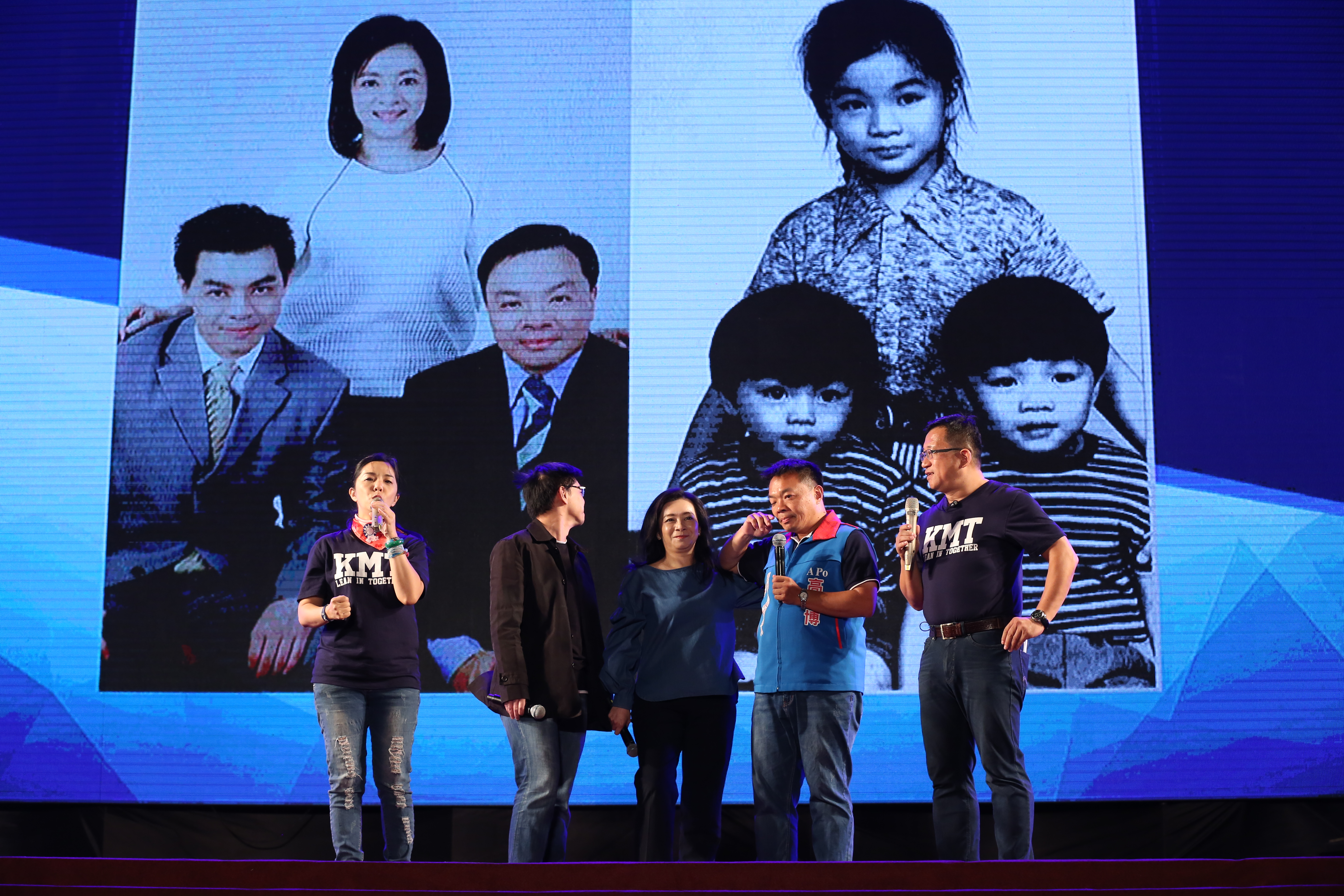 國民黨台南市長候選人高思博，選前之夜選在台南花園夜市舉辦造勢晚會。