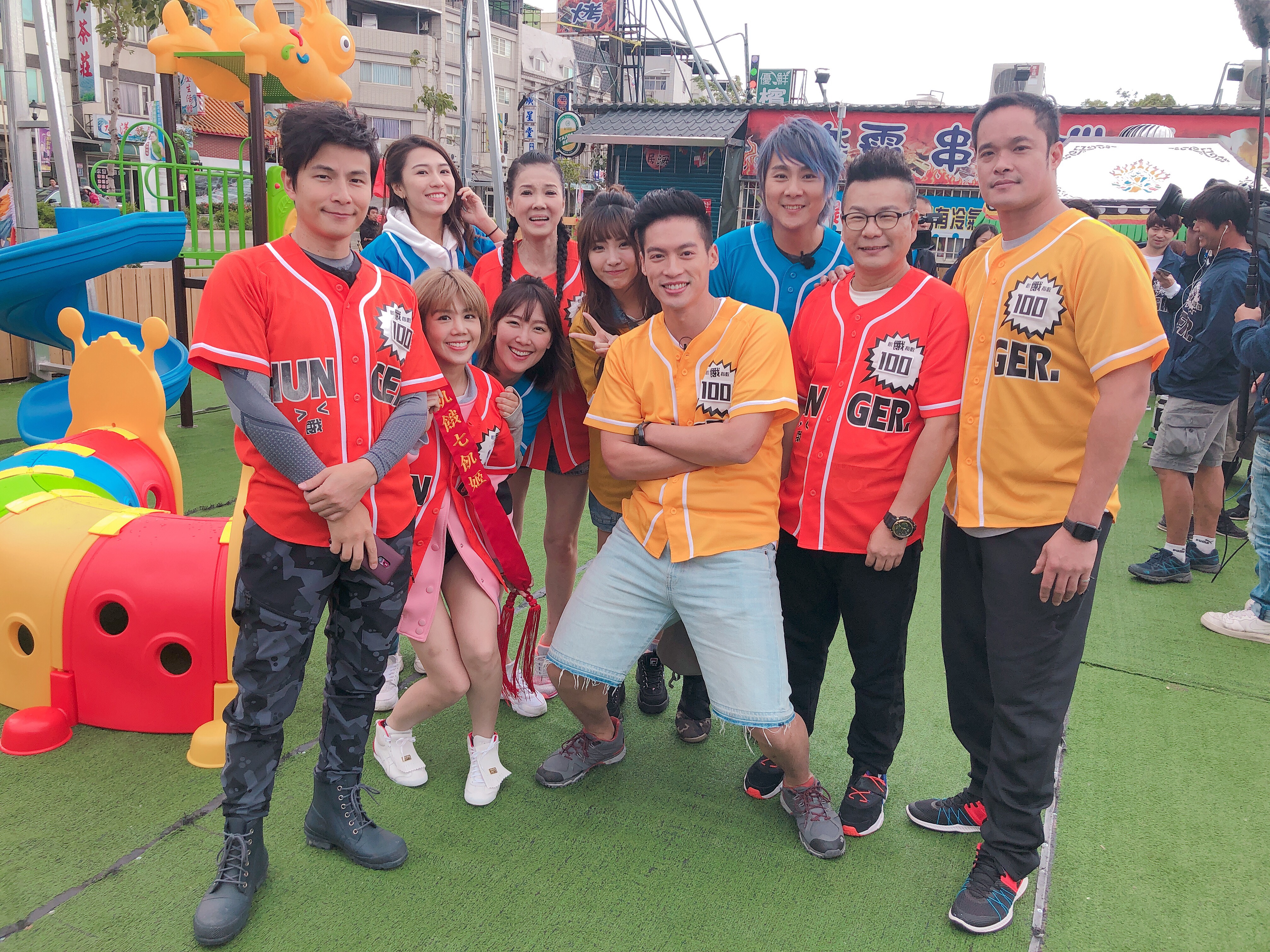 中視《飢餓遊戲》邀來大師兄林智勝、沈玉琳、丁國琳、兄弟啦啦隊Passion sister人氣團員等。（中視提供）