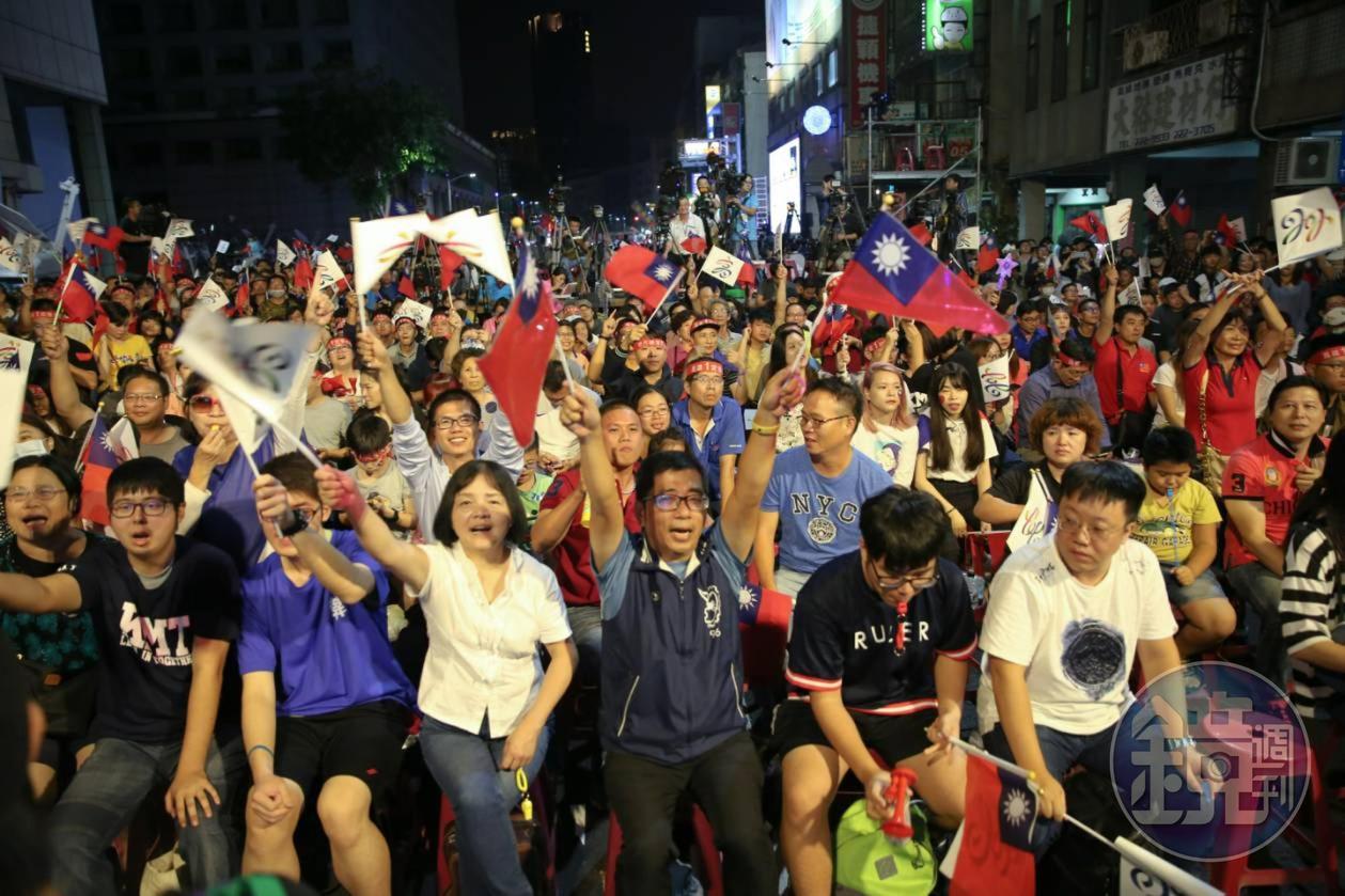 儘管民進黨完全執政，本屆縣市長選舉，國民黨囊括全台22縣市中的15席，成功翻轉綠地變藍天。